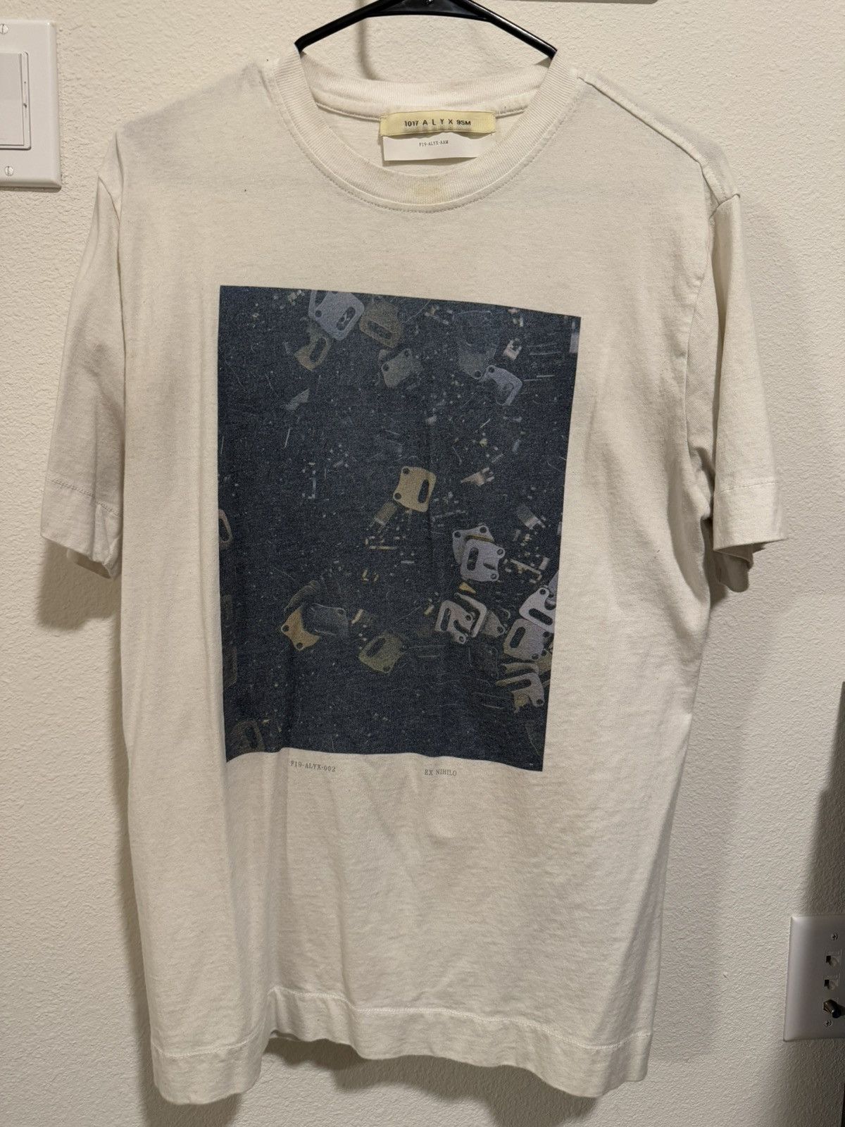 1017 ALYX 9SM × Designer Ex Nihilo White Buckle Tee Size US L / EU 52-54 / 3 - 1 Thumbnail