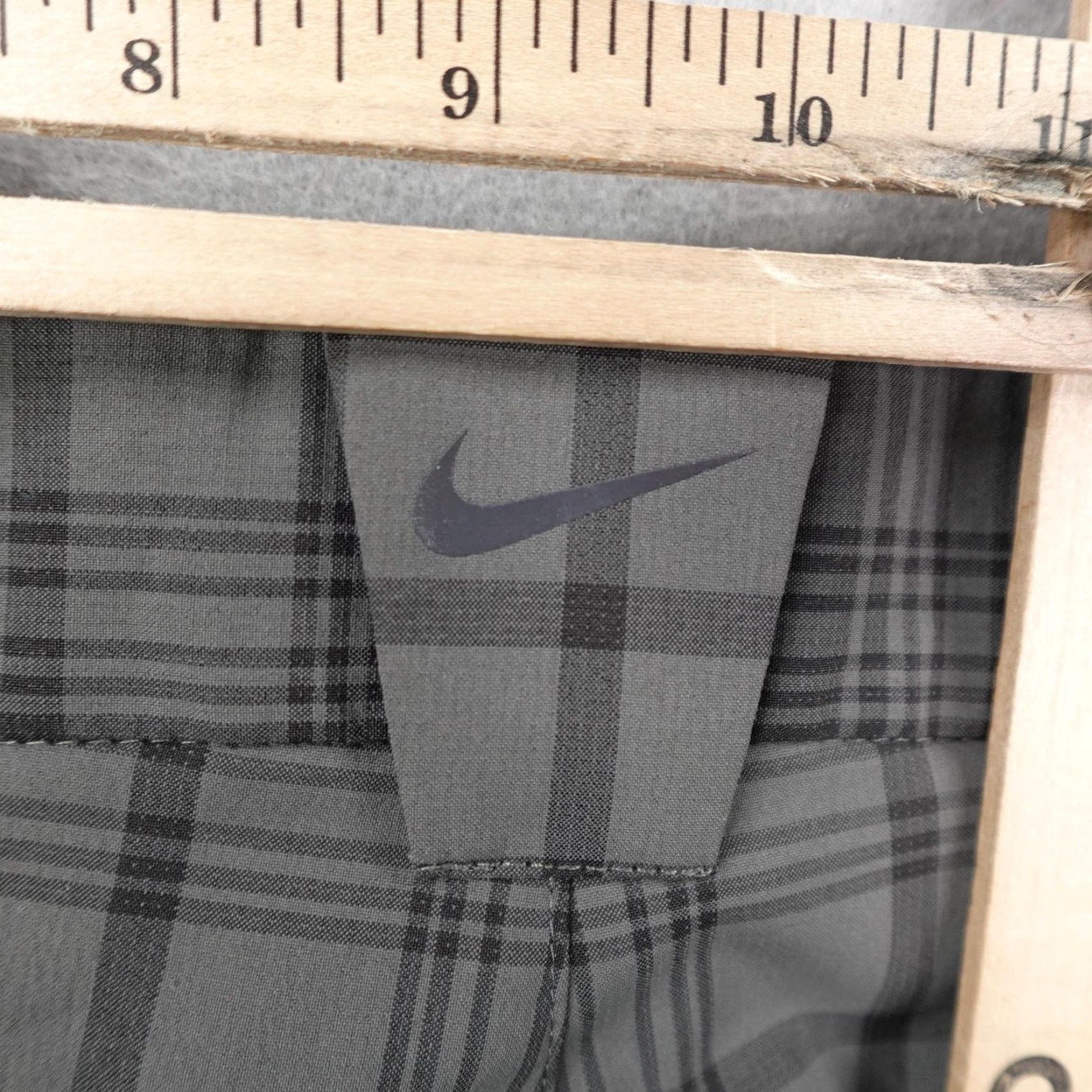 Nike Nike Shorts Mens 38 Gray Plaid Dri Fit Performance Golf Golfer Chino Swoosjh Size US 38 / EU 54 - 6 Thumbnail