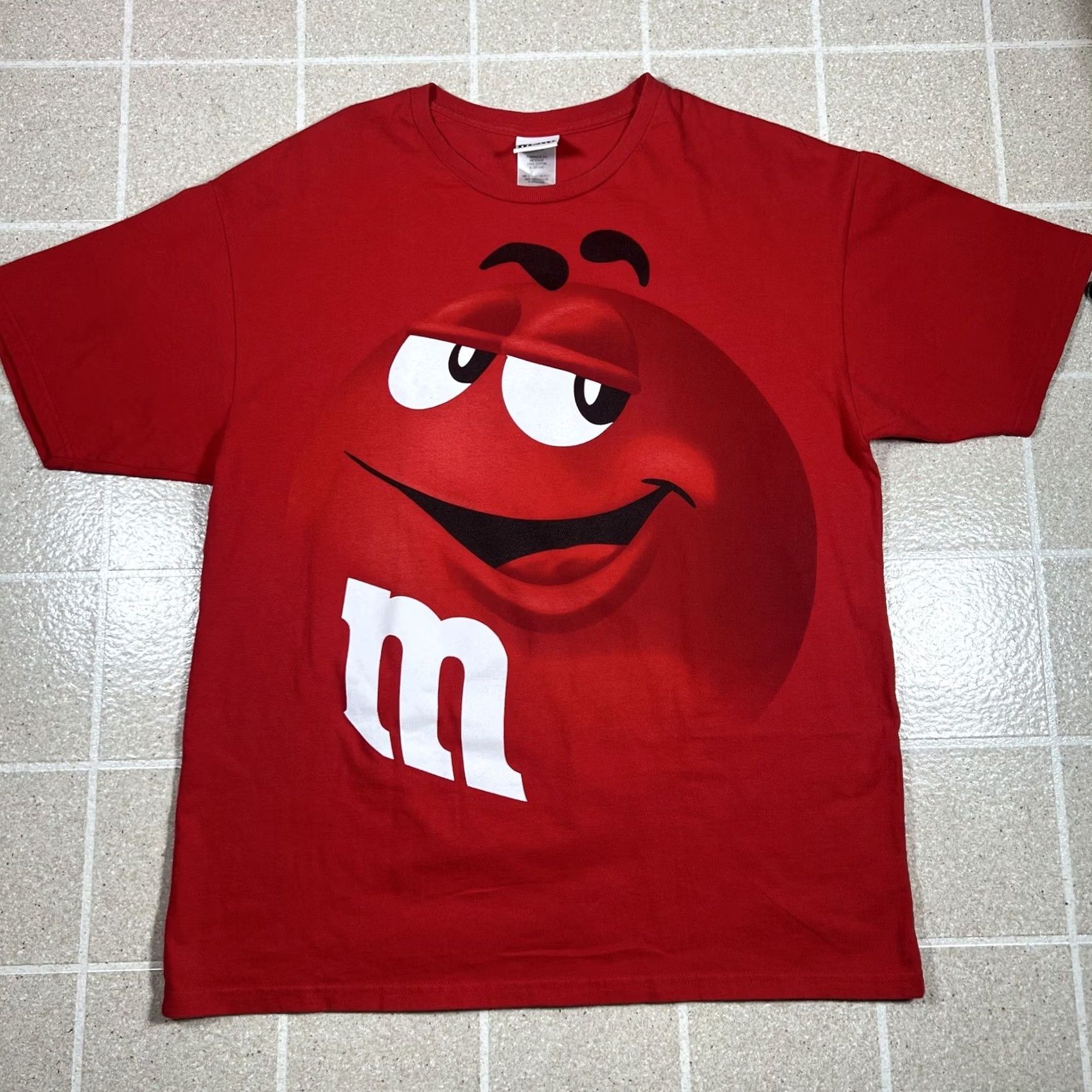 Vintage VINTAGE M&M World Red M&M All Over Print Short Sleeve T Shirt XL Men Size Red Candy 90s Theme Mens Size US XL / EU 56 / 4 - 2 Thumbnail