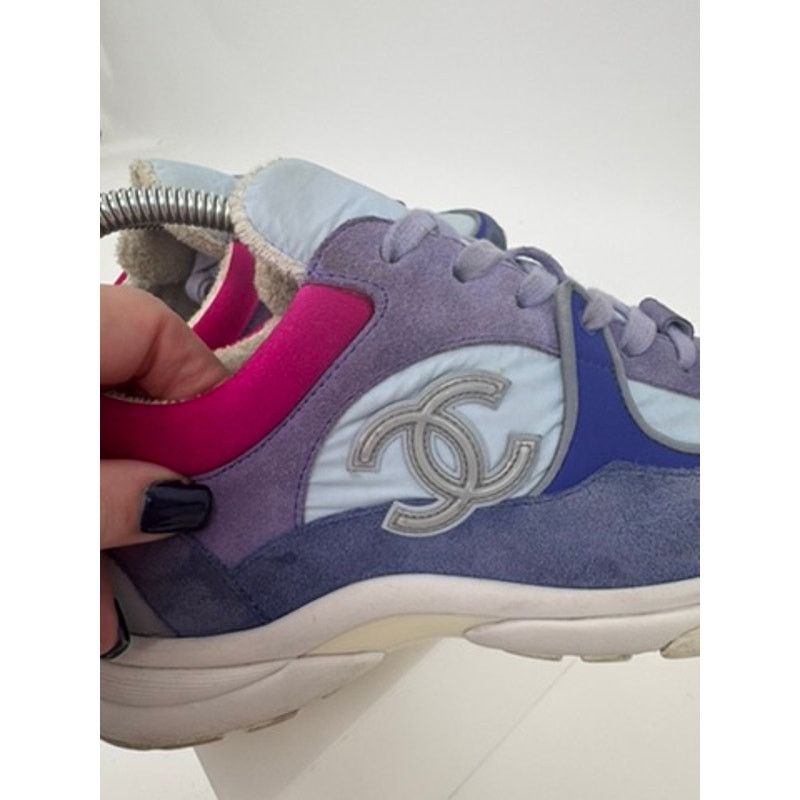 Chanel Chanel CC Logo Suede Runner Sneakers G34360 – Size 37 Size US 6 / IT 36 - 12 Thumbnail