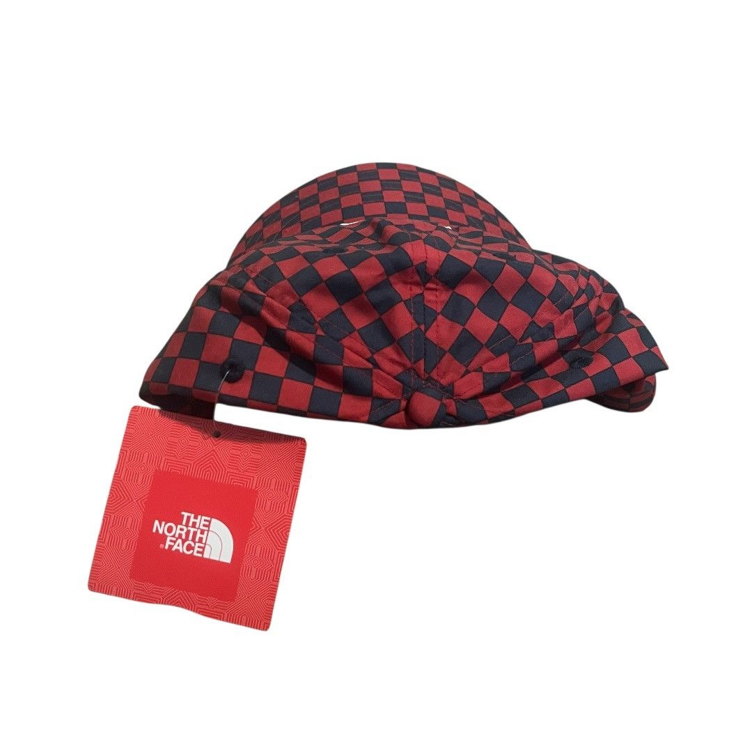 Supreme × The North Face DSWT Supreme x TNF Checkered Horizon Hat SS11 Size ONE SIZE - 2 Thumbnail
