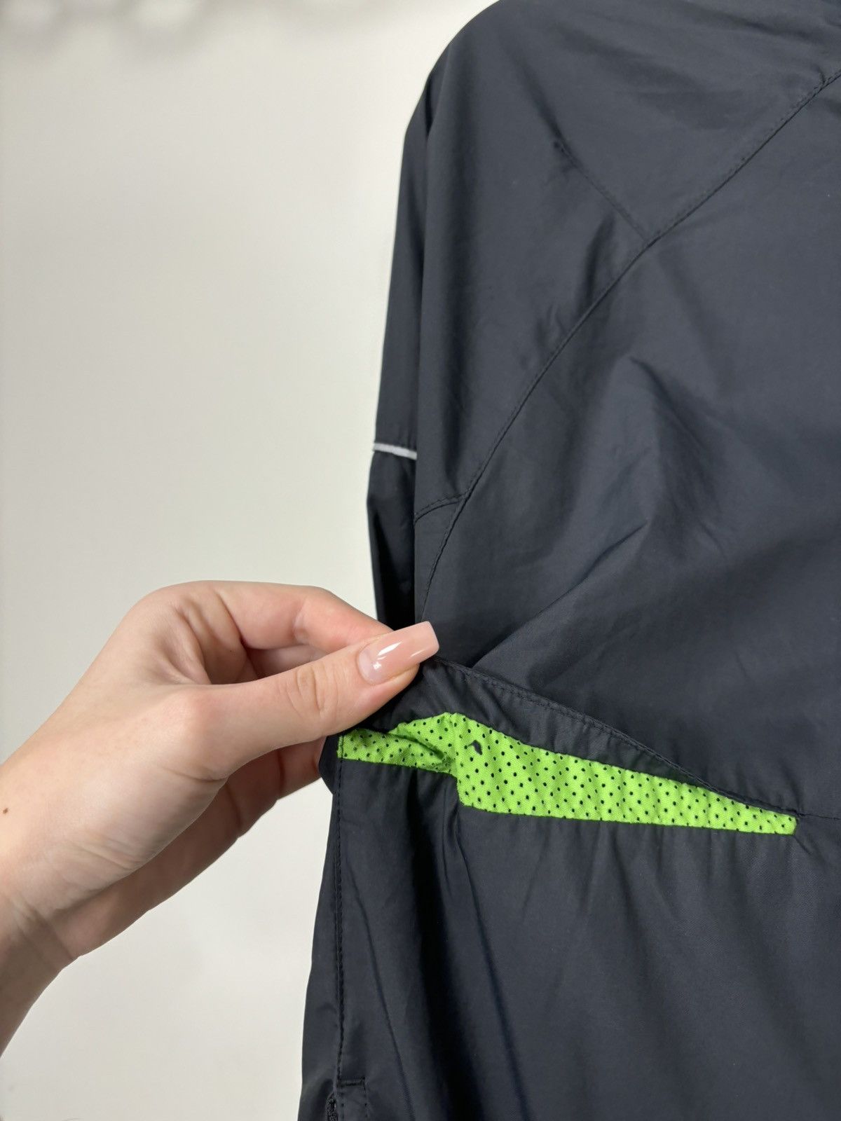Nike Vintage Nike Y2K Black Reflective Drill Hype Track Jacket Size US S / EU 44-46 / 1 - 6 Thumbnail