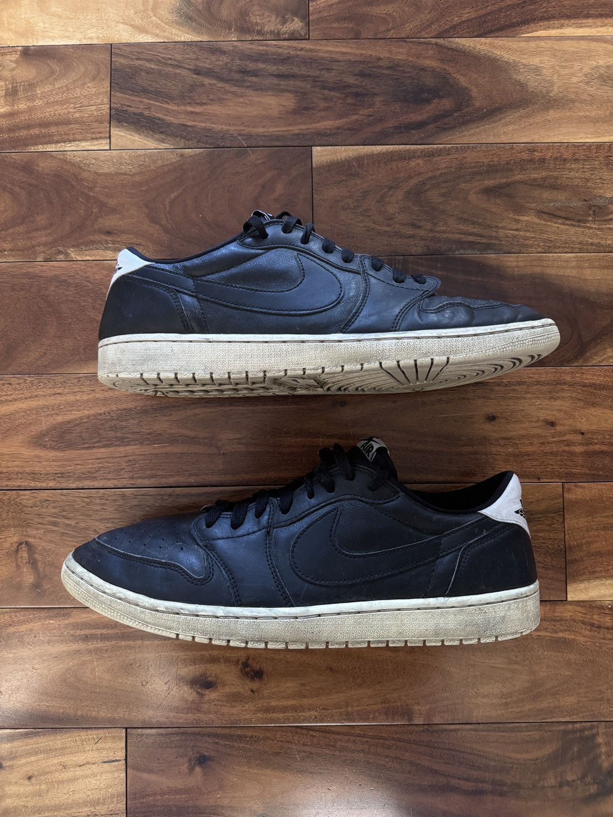 Jordan Brand × Nike Nike Air Jordan 1 Retro OG Low Cyber Monday Sz 13 Size US 13 / EU 46 - 1 Thumbnail