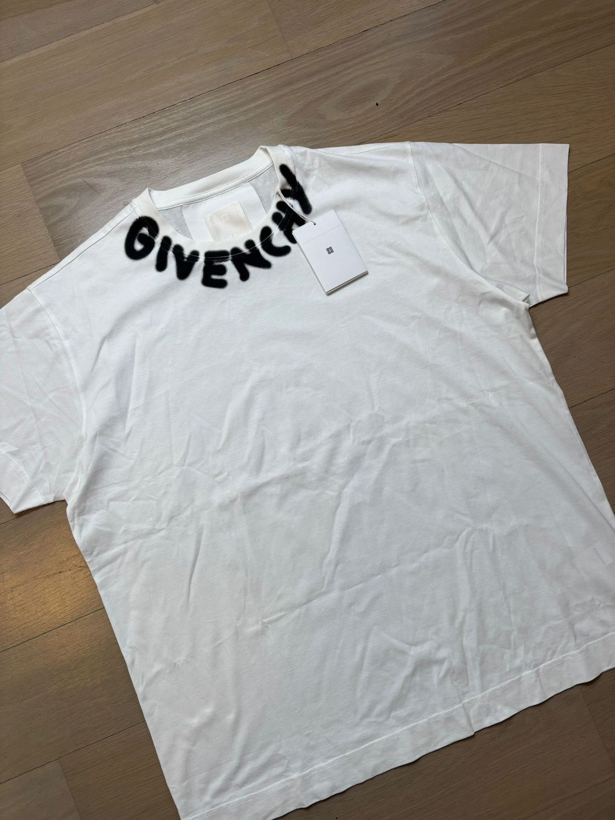 Givenchy Givenchy Spray Logo Collar Tshirt Size US M / EU 48-50 / 2 - 2 Thumbnail
