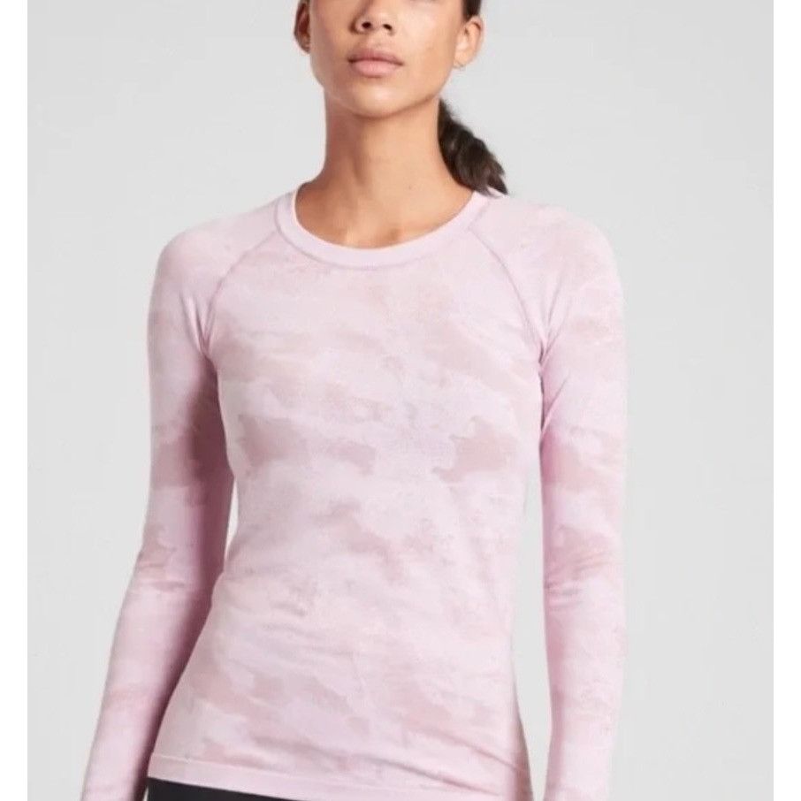 Athleta Athleta Womens Long Sleeve Seamless Top Pink Camo Print Size Size S / US 4 / IT 40 - 1 Thumbnail