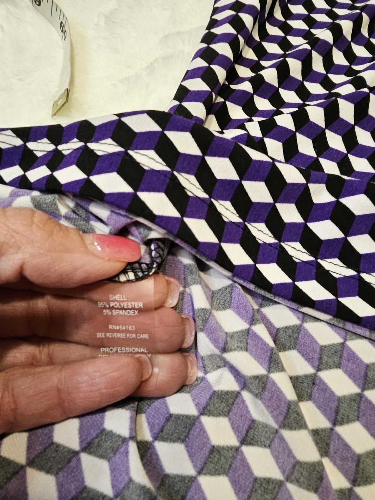 Calvin Klein Calvin Klein Geometric Pattern Top in Purple and Black Size M / US 6-8 / IT 42-44 - 7 Thumbnail