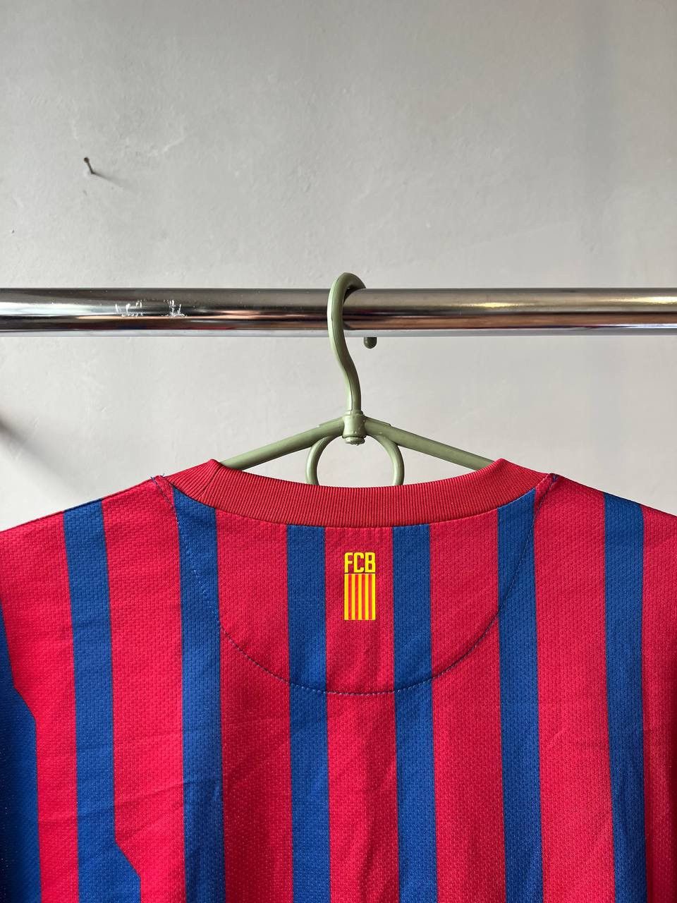 Nike 2011/12 BARCELONA FC HOME SOCCER JERSEY SHIRT NIKE SIZE M Size US M / EU 48-50 / 2 - 15 Thumbnail