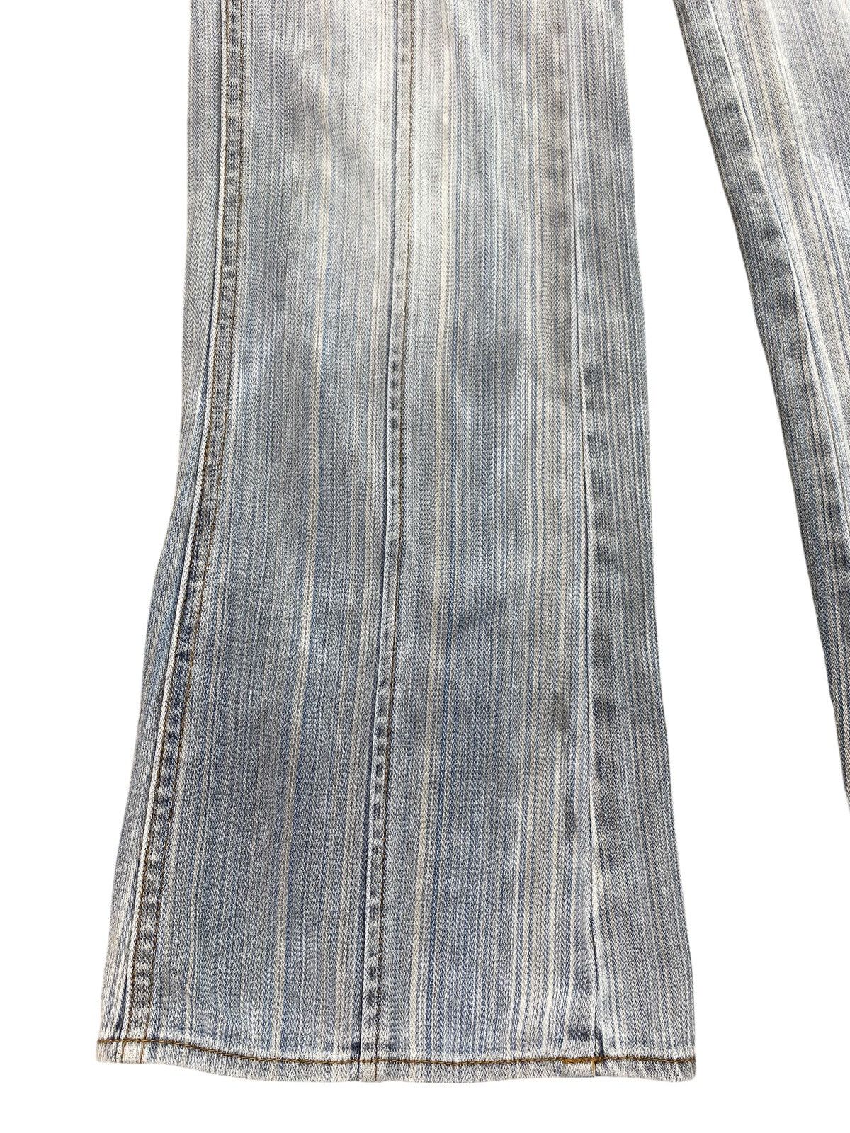 Japanese Brand Japanese Brand Blue Wash Arrow Line Style Flare Jeans Size US 28 / EU 44 - 5 Thumbnail