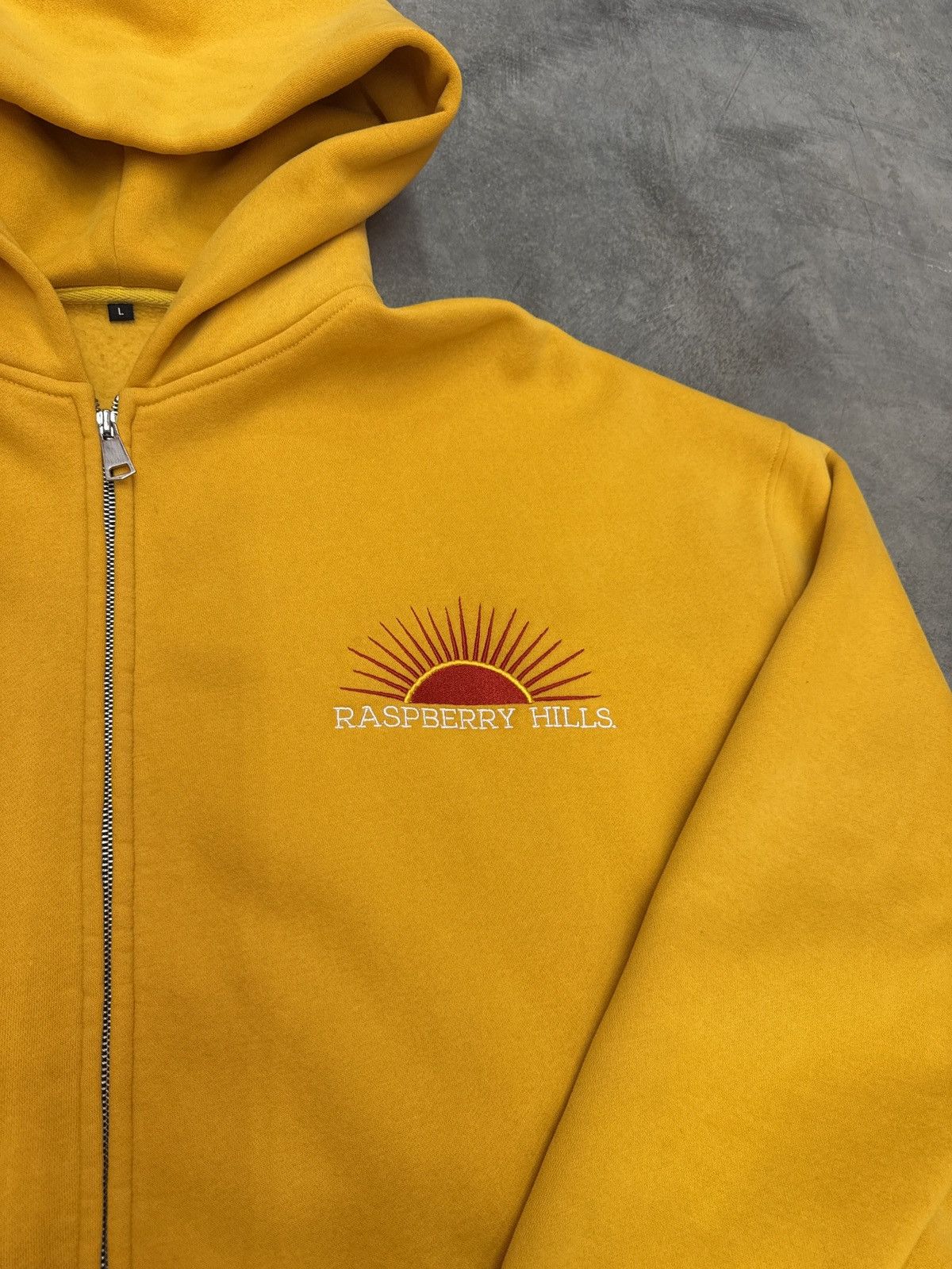 The GV Gallery Raspberry Hills Zip 1 OF 1 Size US L / EU 52-54 / 3 - 2 Thumbnail