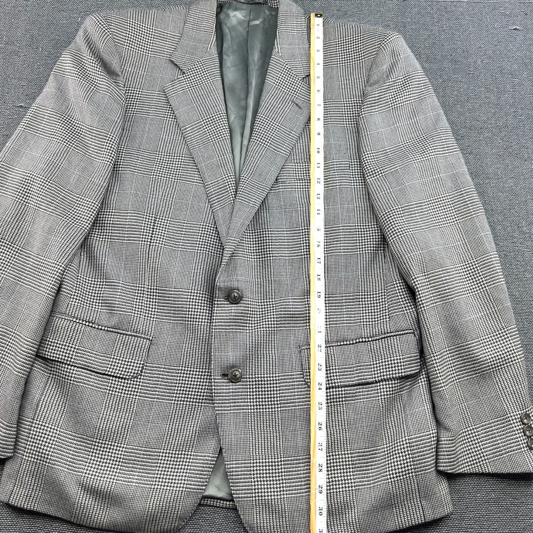Corneliani Corneliani Blazer Jacket Mens 43R Virgin Wool Gray Plaid Italy Regular Size 43R Blazer Mens Wool Gray Plaid Italy Size 46R - 3 Thumbnail