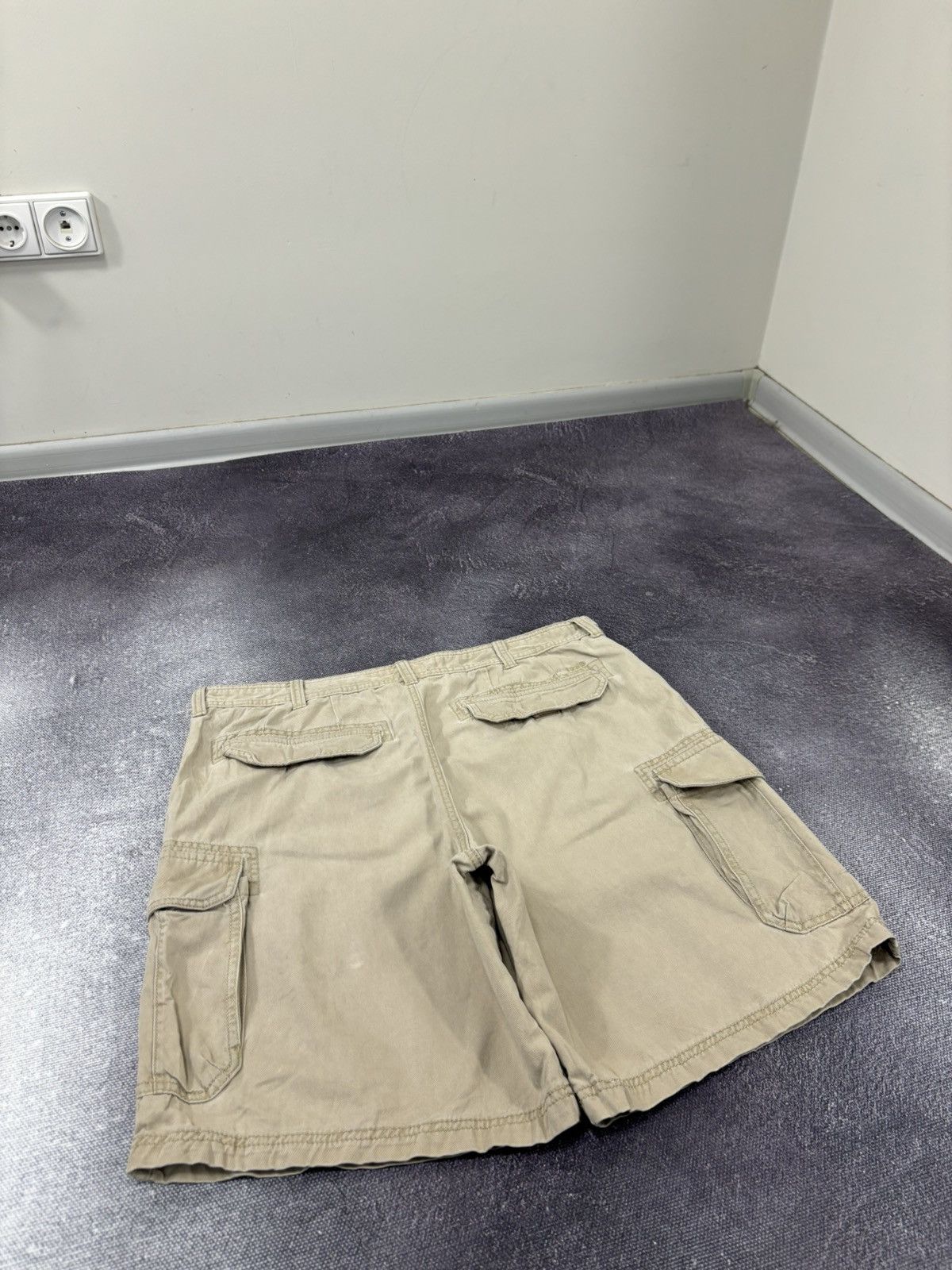 Izod Vintage IZOD Military Style Wide-Leg Y2K Hype Cargo Shorts Size US 38 / EU 54 - 12 Thumbnail