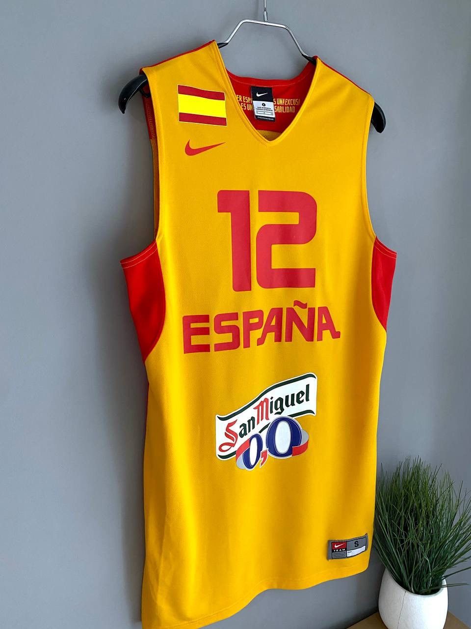 Nike Nike Spain Basketball Jersey "Eurobasket 2013" #12 LLULL, S Size US S / EU 44-46 / 1 - 3 Thumbnail