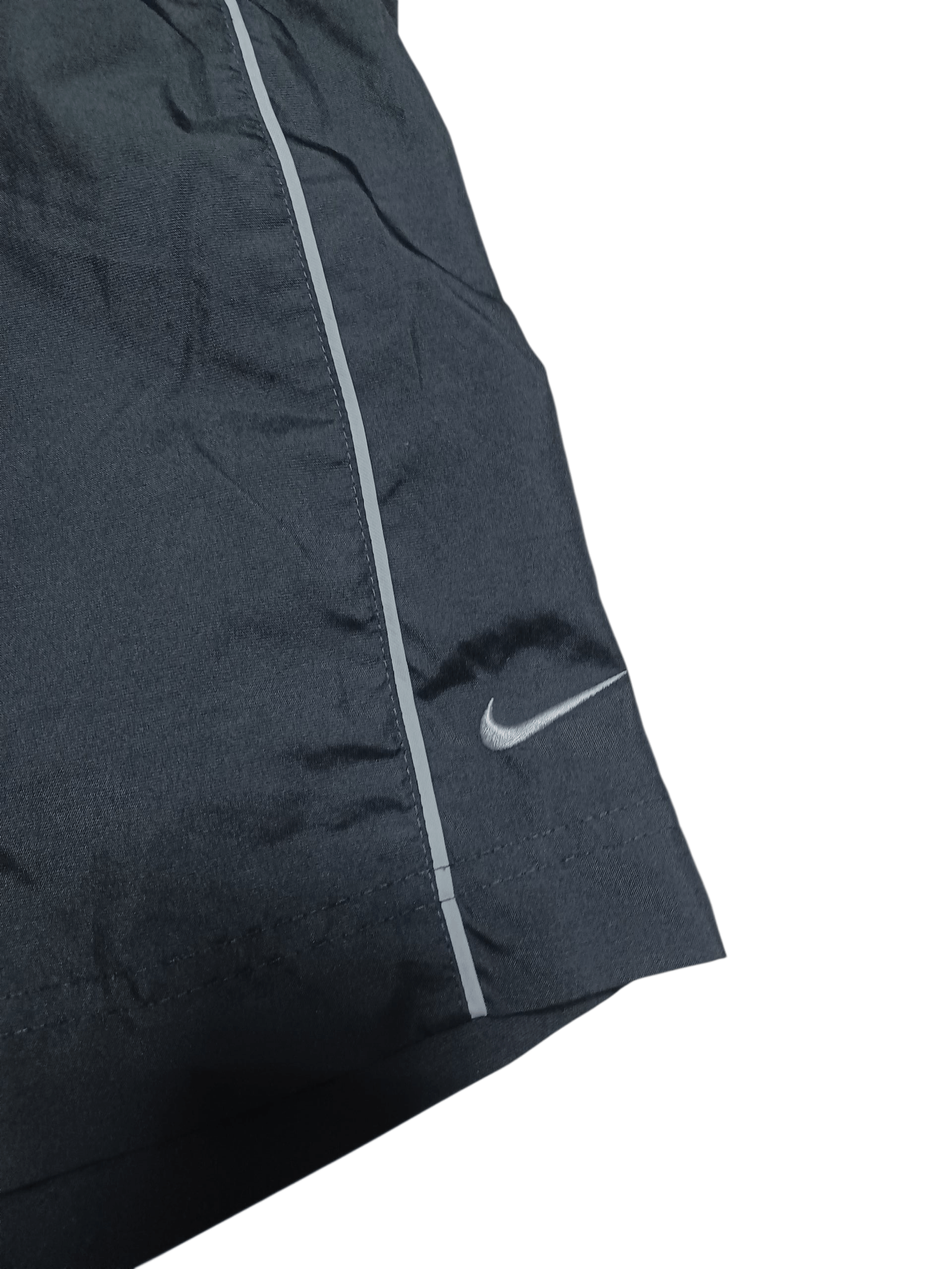 Nike NIKE VINTAGE NYLON BAGGY DRILL SPORTSWEAR SHORTS Size US 34 / EU 50 - 2 Thumbnail