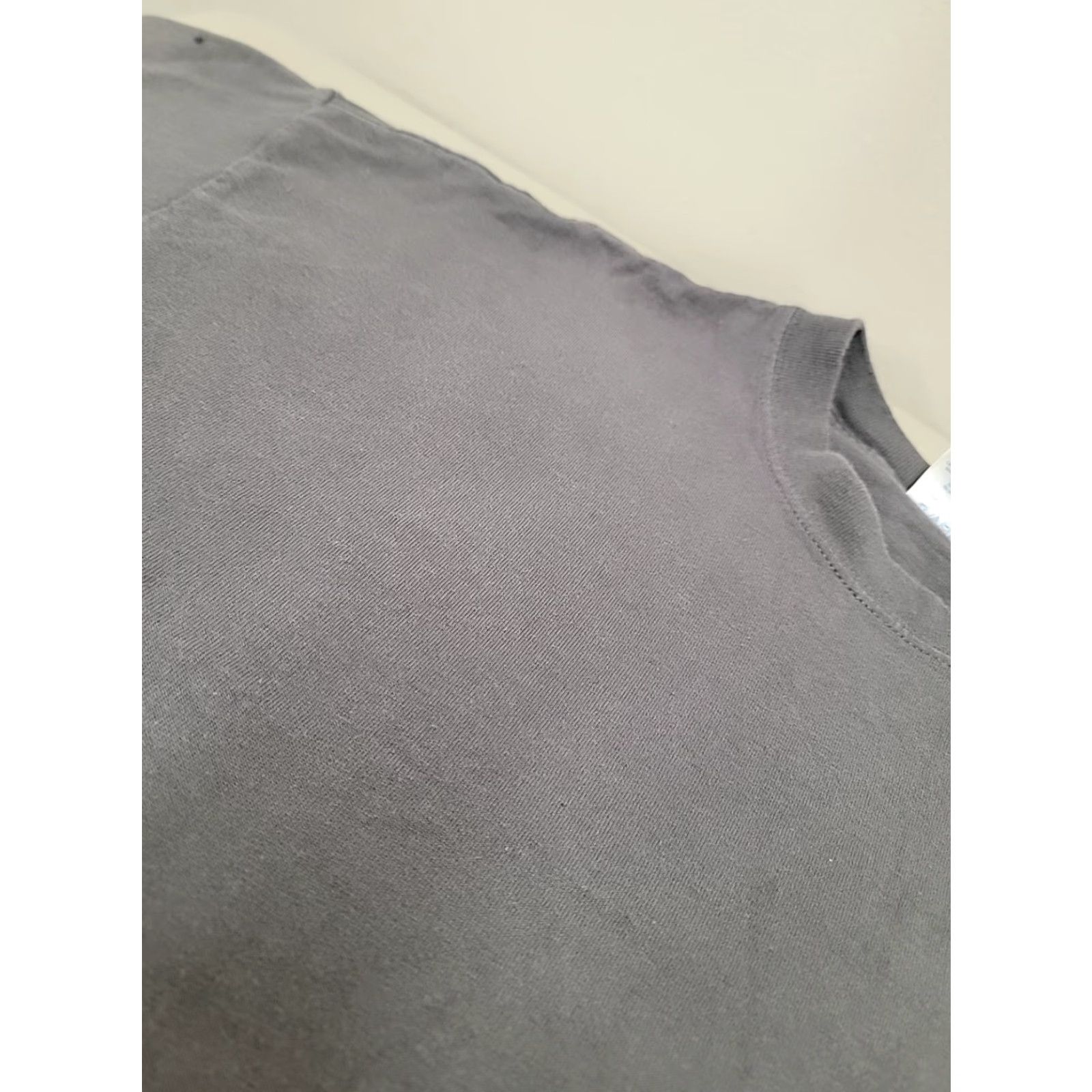 Gildan VINTAGE Gildan T-Shirt Mens XL Gray Cotton Crew Neck Short Sleeve 24 5 Chest 29 Length 05 Local Crew Men Size US XL / EU 56 / 4 - 7 Thumbnail