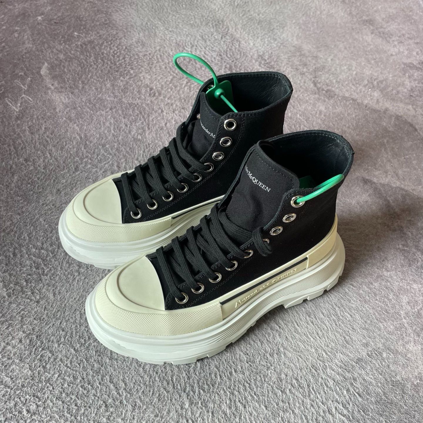 Alexander McQueen Alexander McQueen Black Hitop Sneakers L Women Size US 8 / IT 38 - 1 Thumbnail