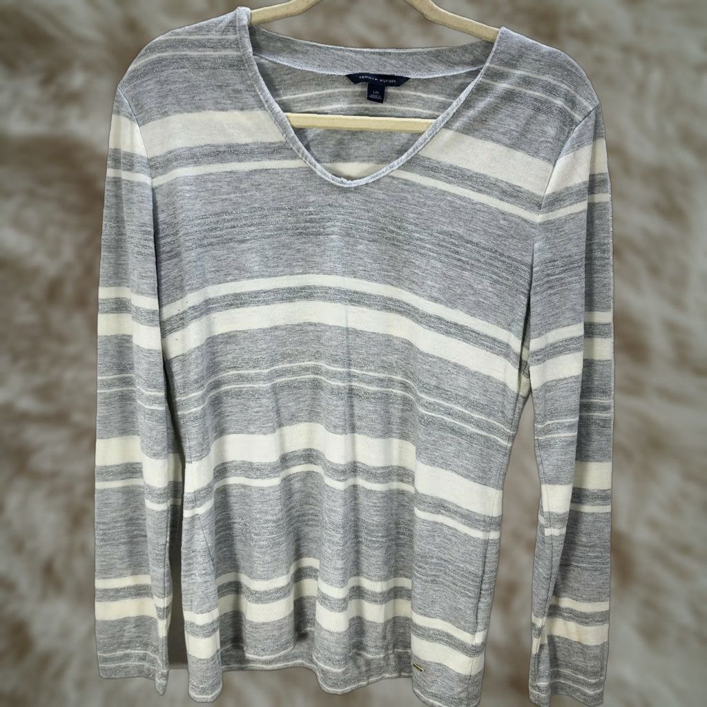 Tommy Hilfiger VINTAGE Women's Tommy Hilfiger Beige Gray Metallic Striped Shine Sweater Pullover Sz L Size L / US 10 / IT 46 - 1 Thumbnail