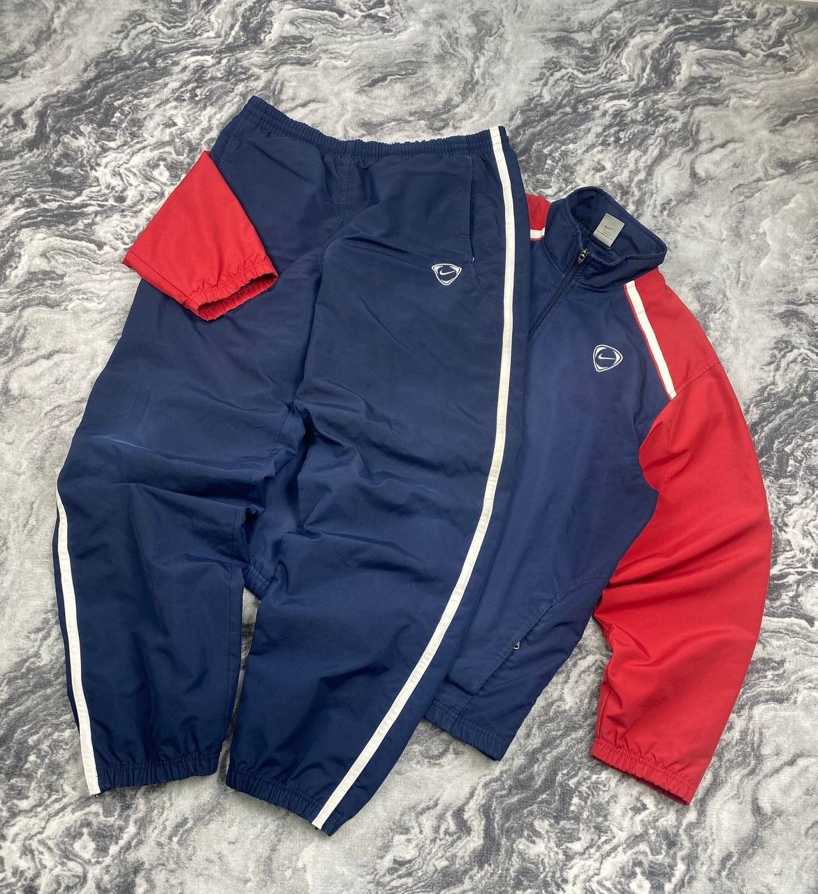 Nike Vintage Nike TrackSuit Jacket And Pants Striped Swoosh 00s Size US L / EU 52-54 / 3 - 1 Thumbnail