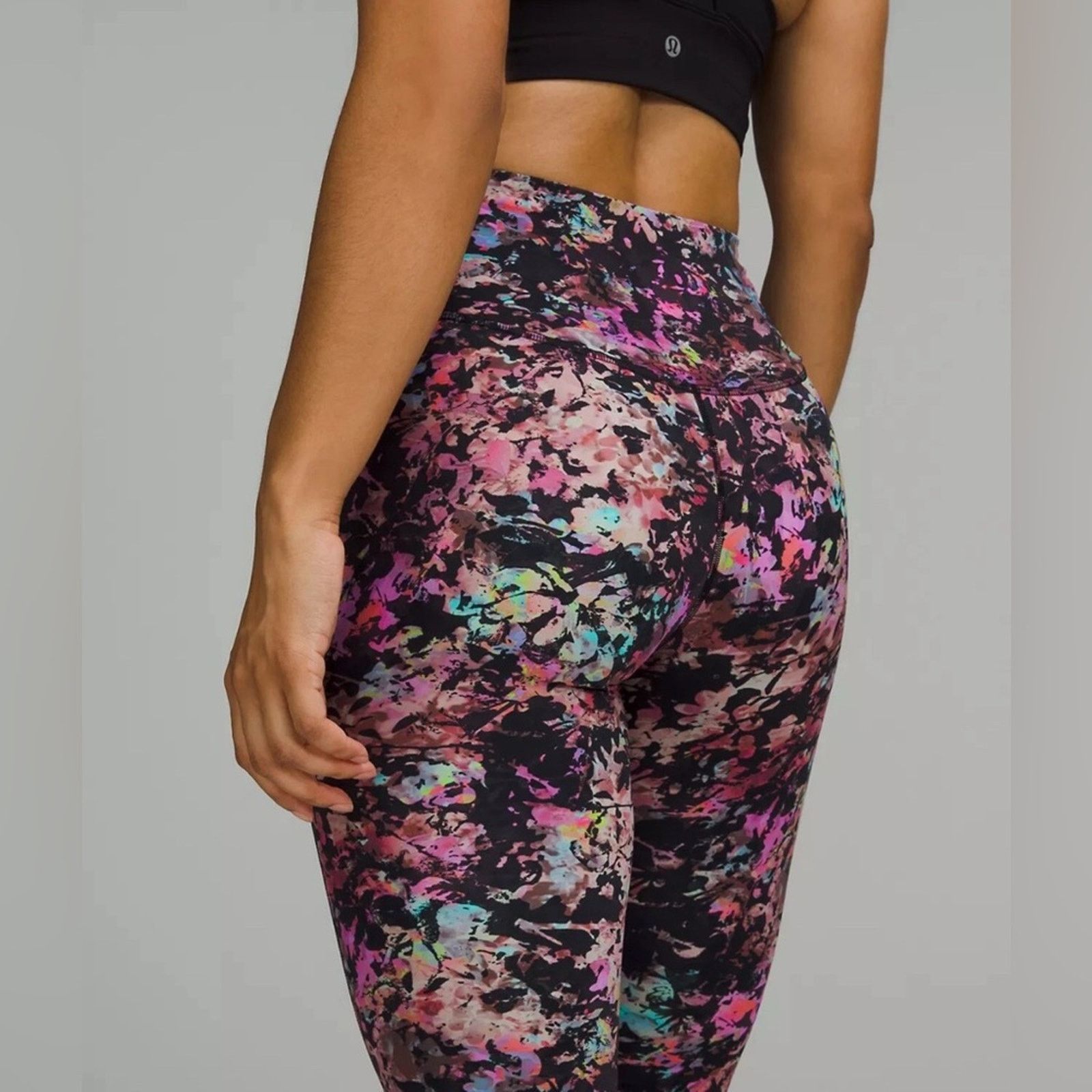 Lululemon LULULEMON Base Pace Crop 25” Stencil Blossom Red Multi SZ 2 Size 26" / US 2 / IT 38 - 2 Thumbnail