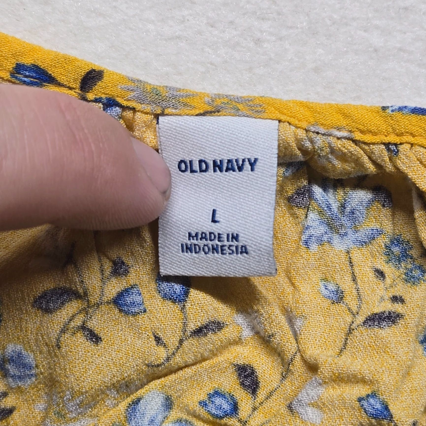 Old Navy Vintage Old Navy Yellow Floral Long Sleeve V-Neck Blouse Women Large Size L / US 10 / IT 46 - 2 Thumbnail