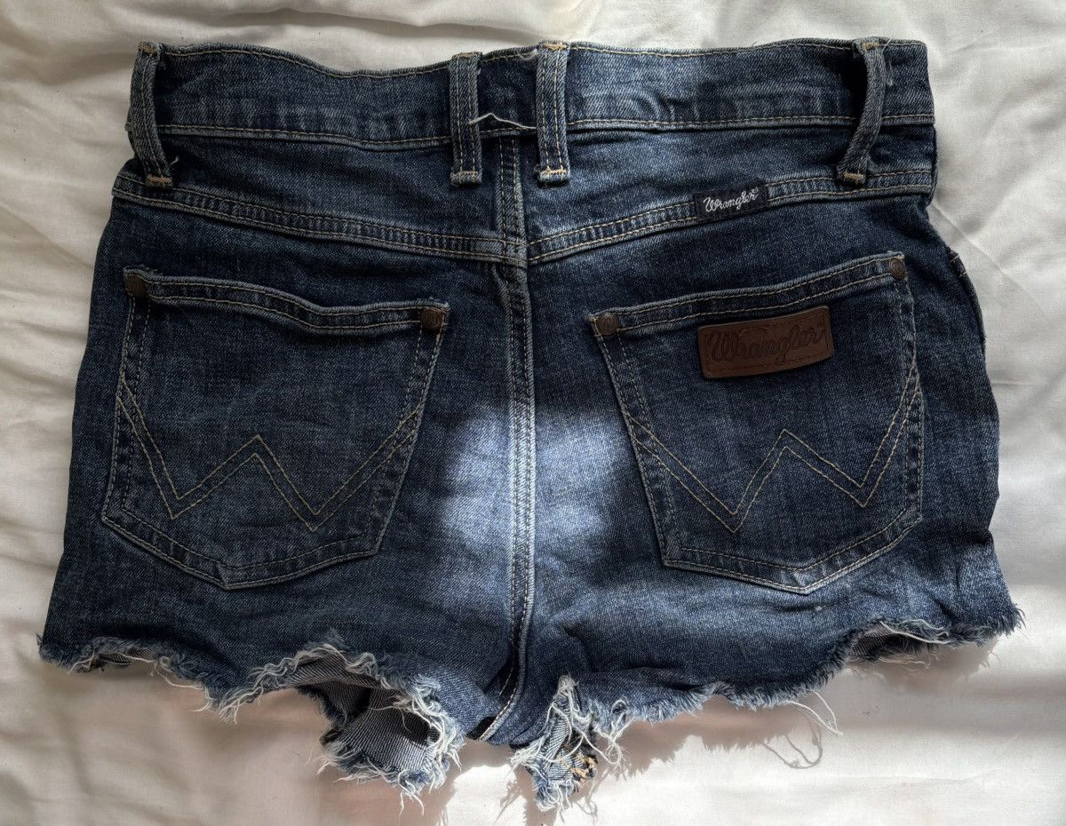 Wrangler Wrangler cut off denim shorts W26 Size 26" / US 2 / IT 38 - 4 Thumbnail