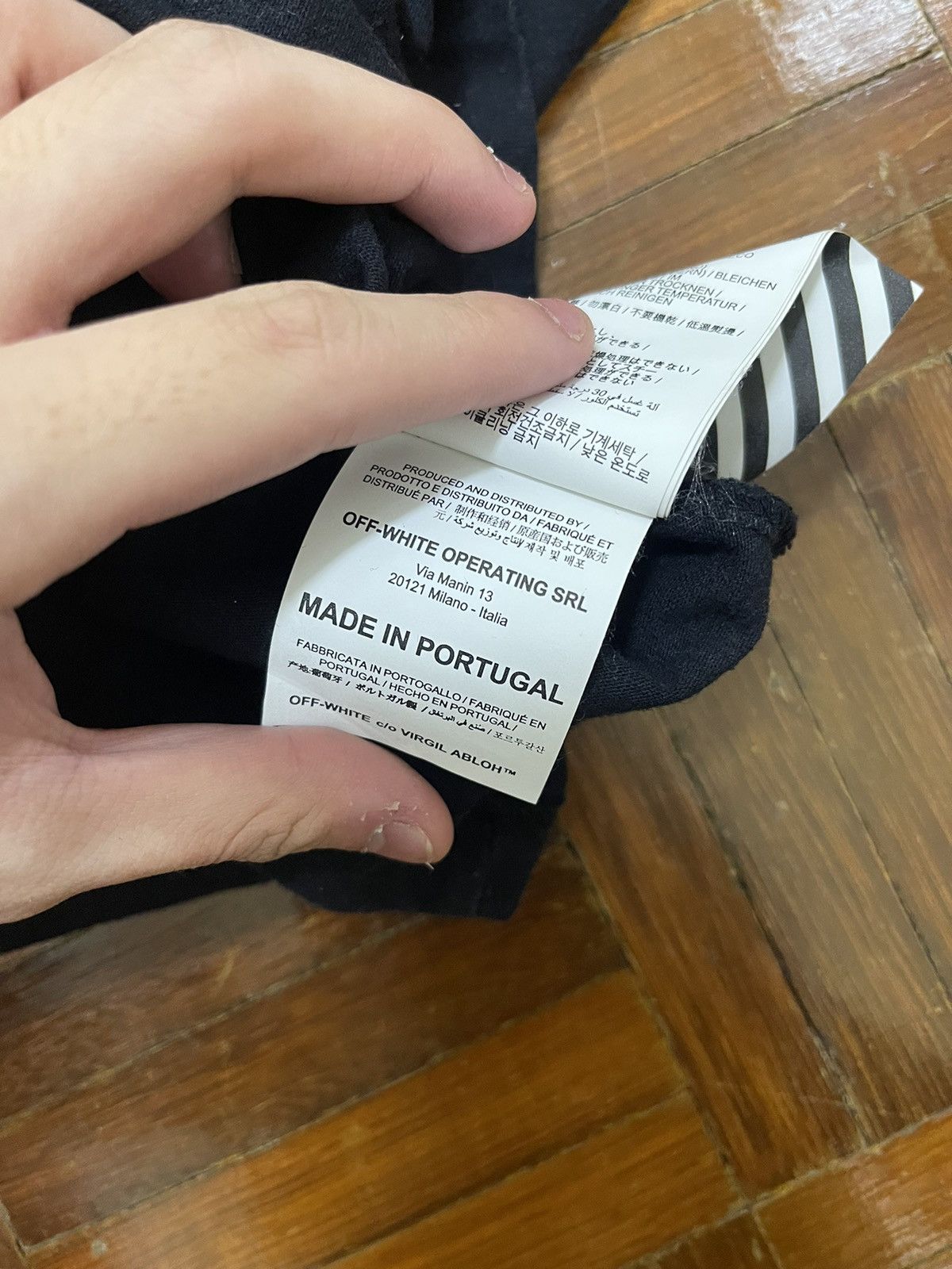 Off-White Off-White SS19 Black Red Bat T Shirt Size US M / EU 48-50 / 2 - 5 Thumbnail