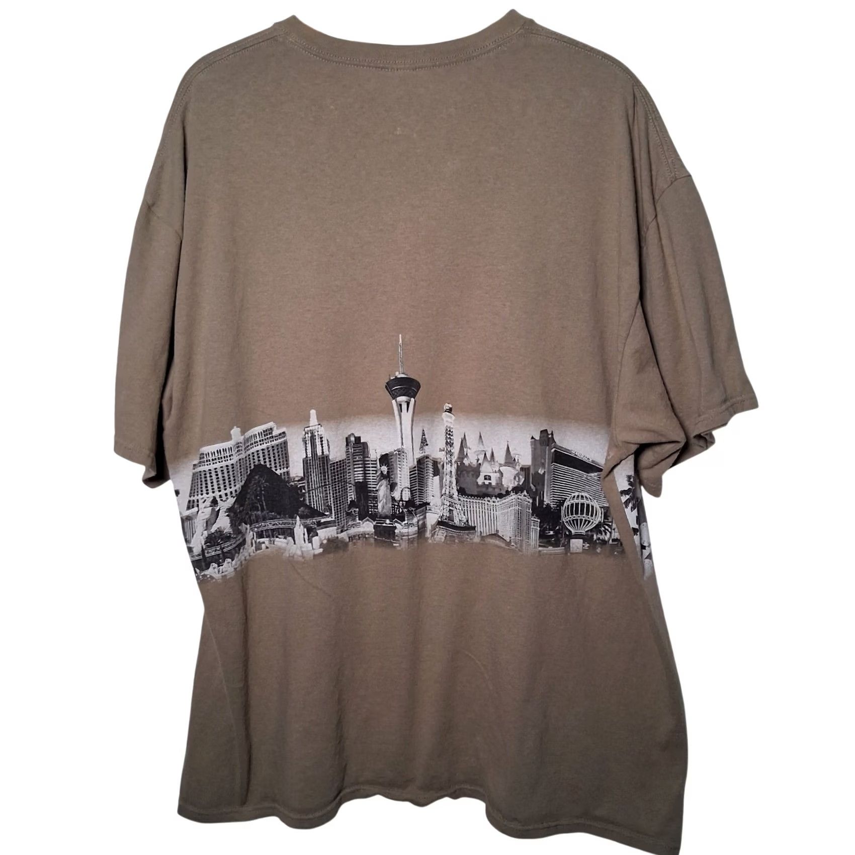 Delta Las Vegas Nevada Shirt Men 2XL Tan Beige Wrap Around Graphic Casino The Strip Skyline 90s Travel Las Vegas Mens T-Shirt Size US XXL / EU 58 / 5 - 3 Thumbnail