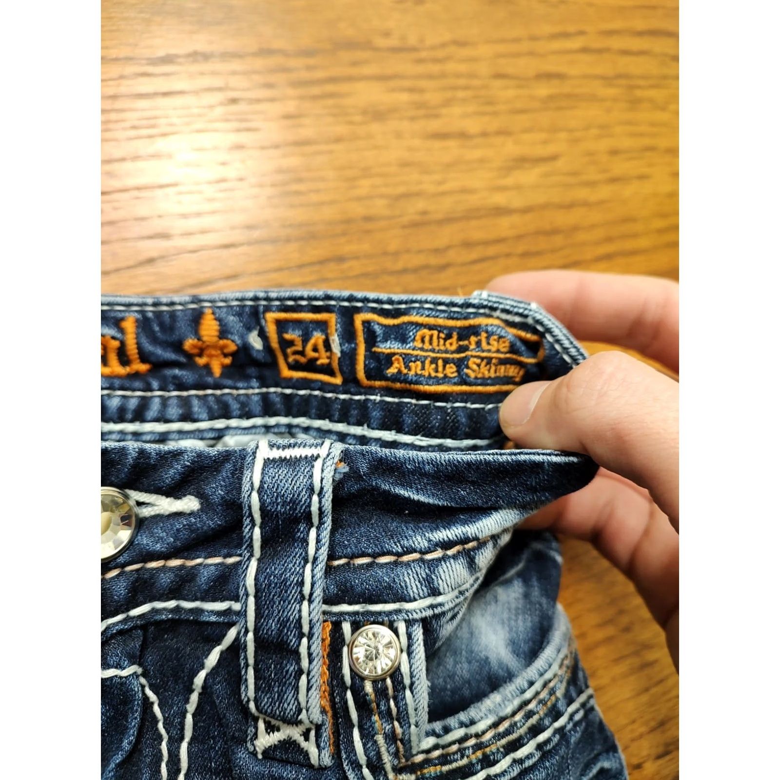 Vintage Rock Revival Agata Denim Cut Off Shorts Womens 24 1.5" Inseam Blue Cotton Blend Denim 5-Pocket Regular Rise Rock Designer American Shorts Ladies Size 42" / US 20 - 6 Thumbnail