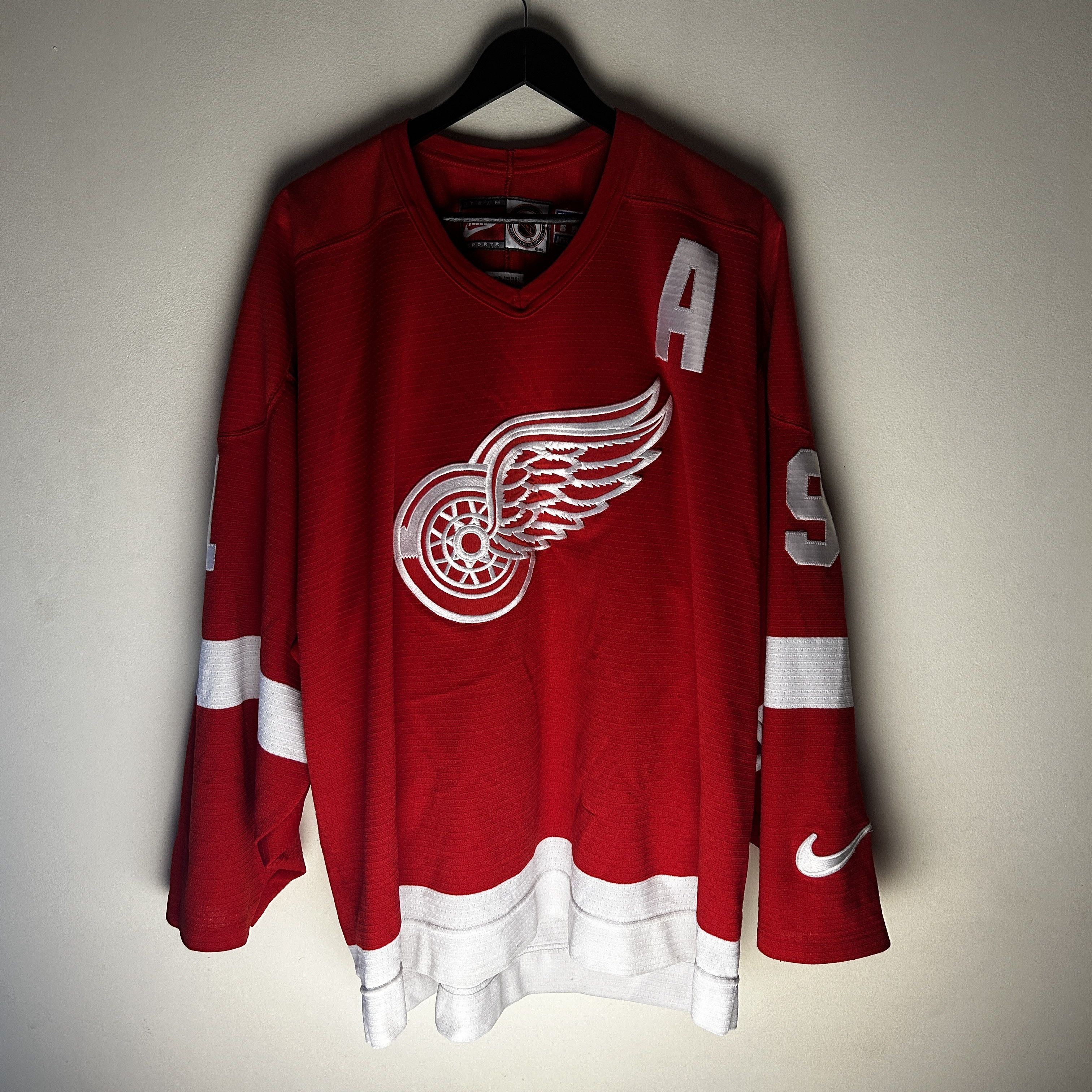 Image of Vintage Nike Sergei Federov 90's Detroit Red Wings Nhl Jersey, Men's (Size 2XL)