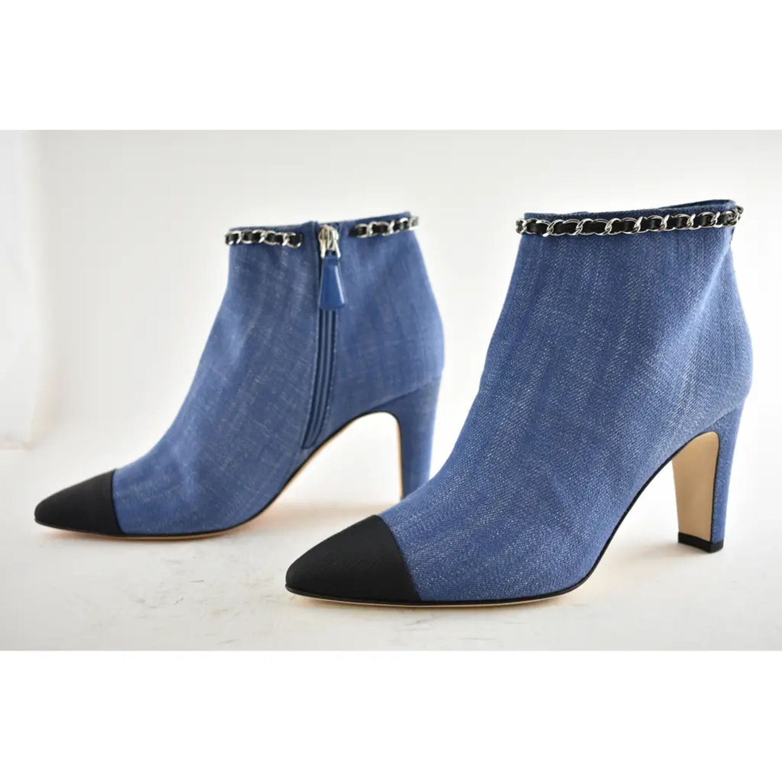 Chanel Chanel 20C Blue Denim Fabric Black Chain CC Logo Short Size US 8 / IT 38 - 9 Thumbnail
