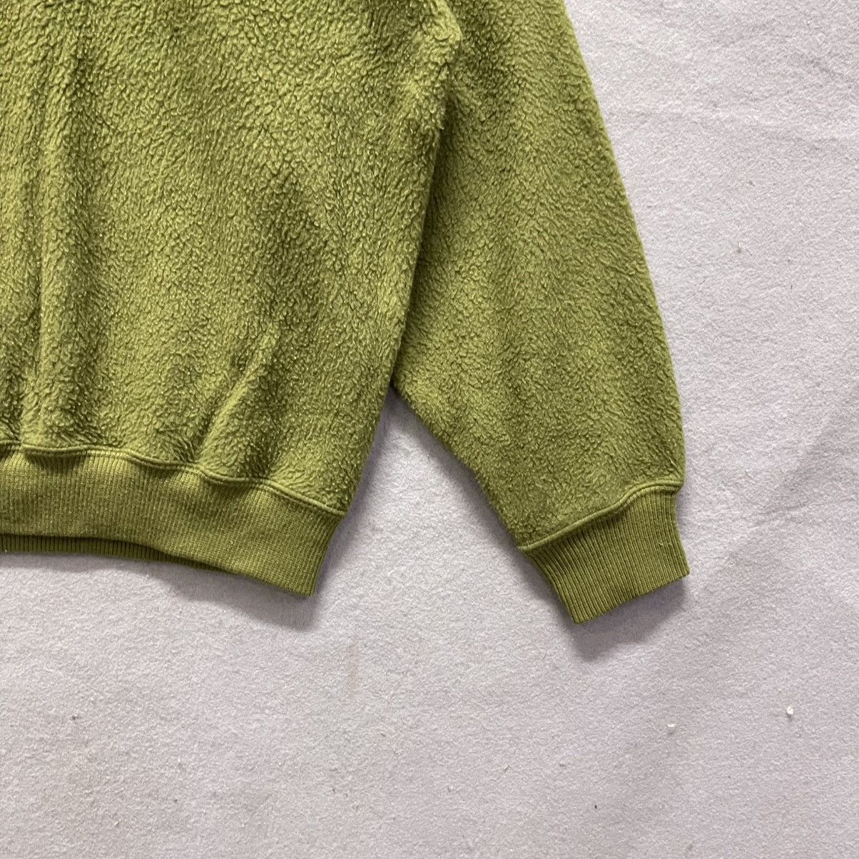 Japanese Brand Vintage Arnold Palmer International Fuzzy Knit Sweatshirt Size US M / EU 48-50 / 2 - 4 Thumbnail