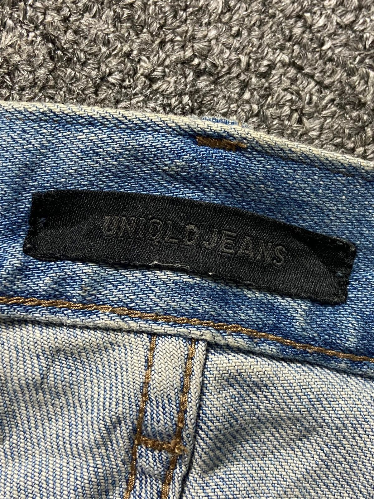 Uniqlo UNIQLO Slim Fit Ripped Jeans (143) Size US 33 - 7 Thumbnail