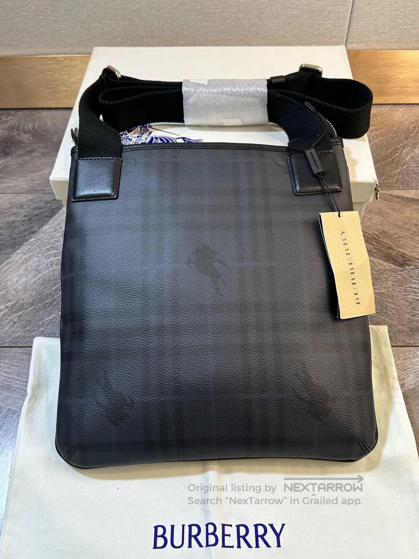 Burberry Burberry Classic Knight Check Messenger Bag. Size ONE SIZE - 2 Thumbnail