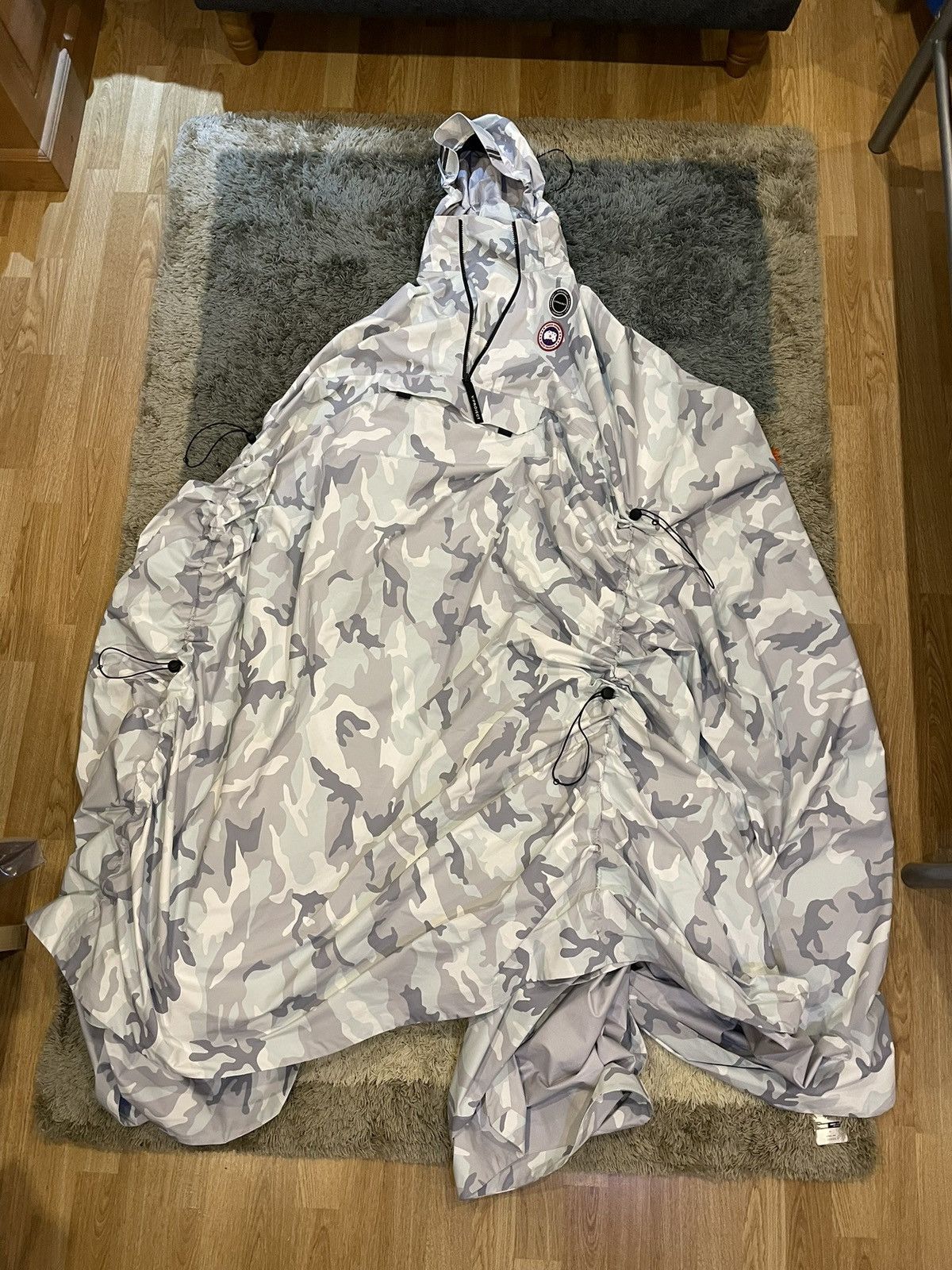 Canada Goose × Y/Project YPROJECT X CANADA GOOSE FIELD PANELLED PONCHO IN ICE CAMO Size US L / EU 52-54 / 3 - 2 Thumbnail