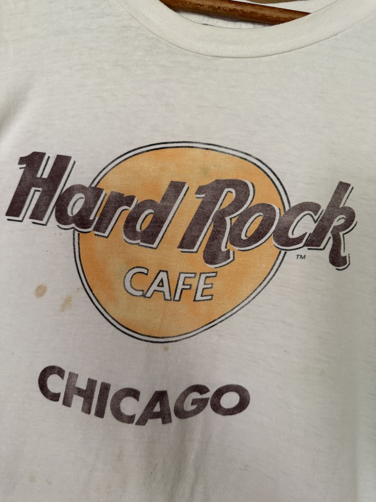 Vintage Vintage 90s Hard Rock Cafe Chicago Distressed Graphic Tee Size US XL / EU 56 / 4 - 5 Thumbnail