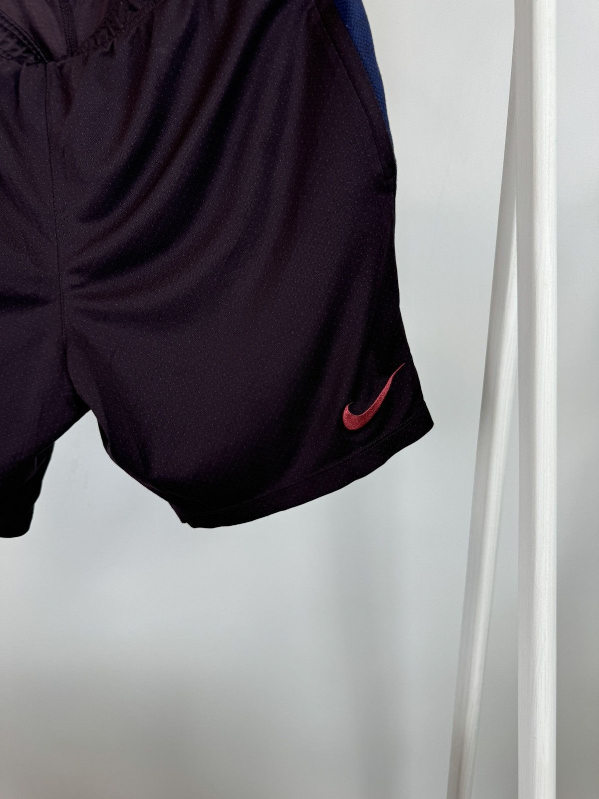 Nike Rare Nike X Barcelona Shorts Size US 34 / EU 50 - 4 Thumbnail
