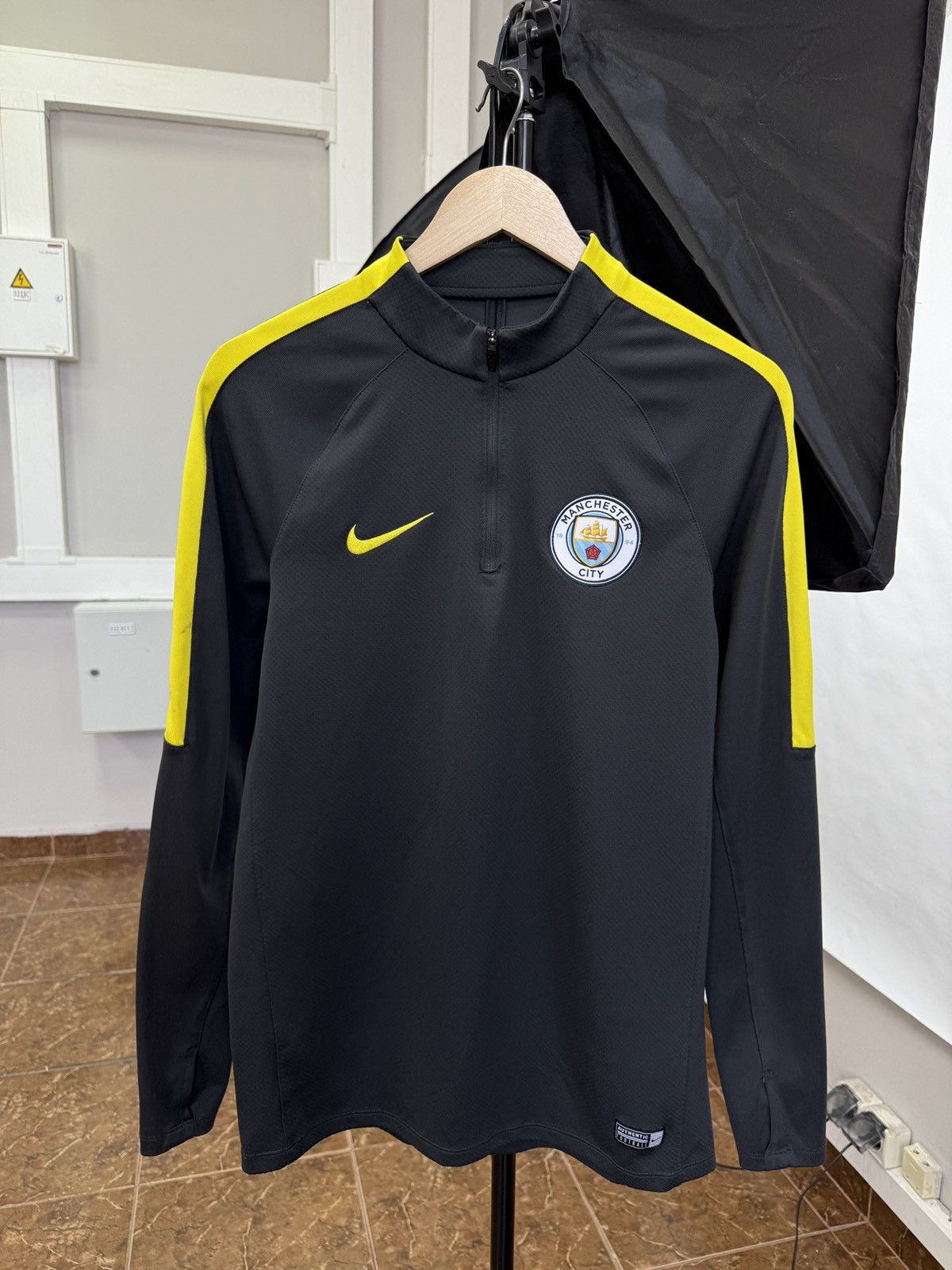 Nike 🏴󠁧󠁢󠁥󠁮󠁧󠁿 Nike Manchester City Football Soccer Training Long Sleeve Size US M / EU 48-50 / 2 - 1 Thumbnail