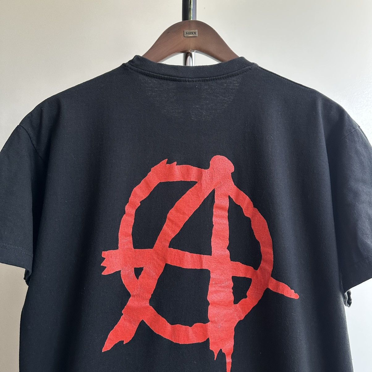 Band Tees VINTAGE Y2K ANARCHY SYMBOL FLAME TEE Size US L / EU 52-54 / 3 - 5 Thumbnail