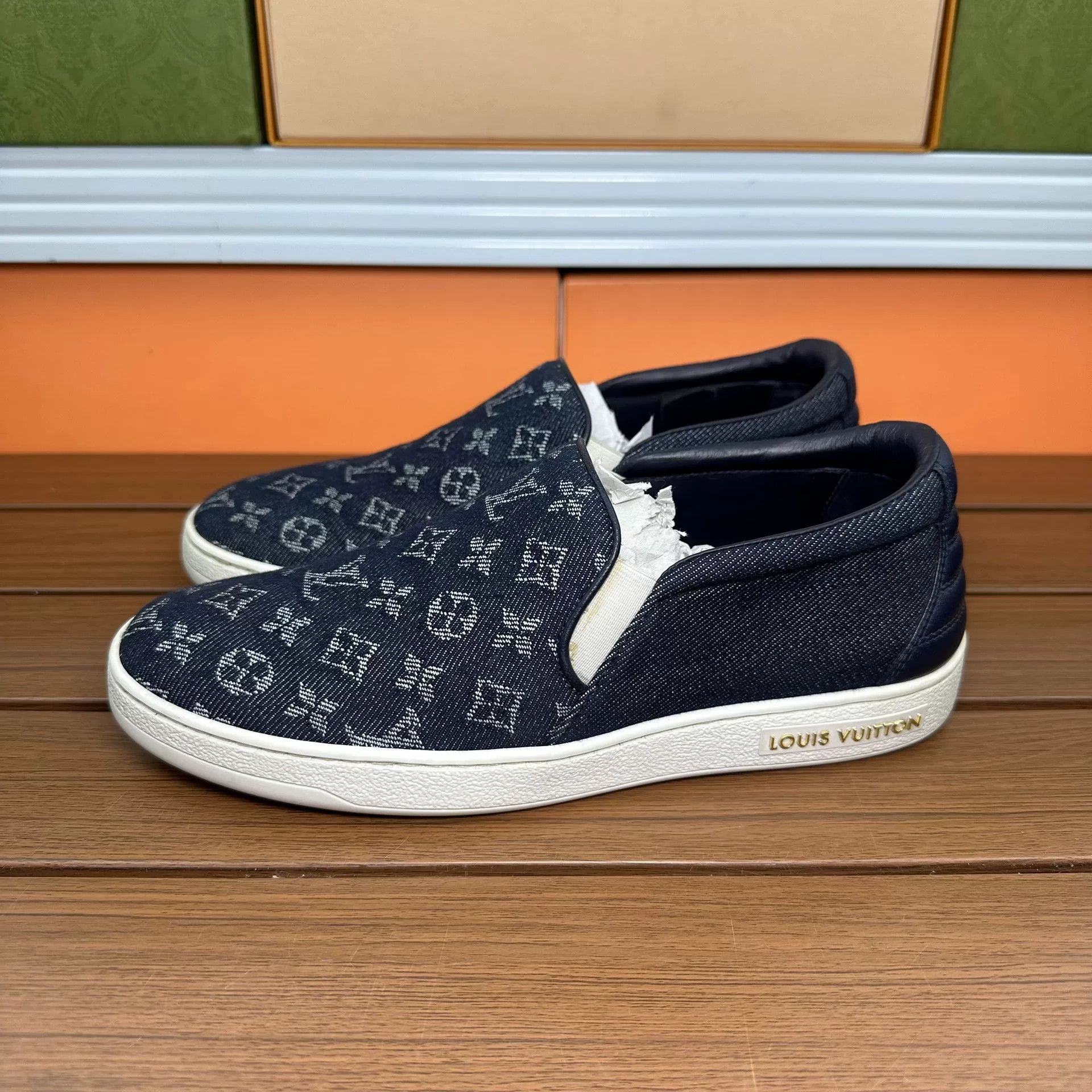 Louis Vuitton Louis Vuitton Canvas Denim Lowtop Sneakers it_37 Women Size US 7 / IT 37 - 1 Thumbnail