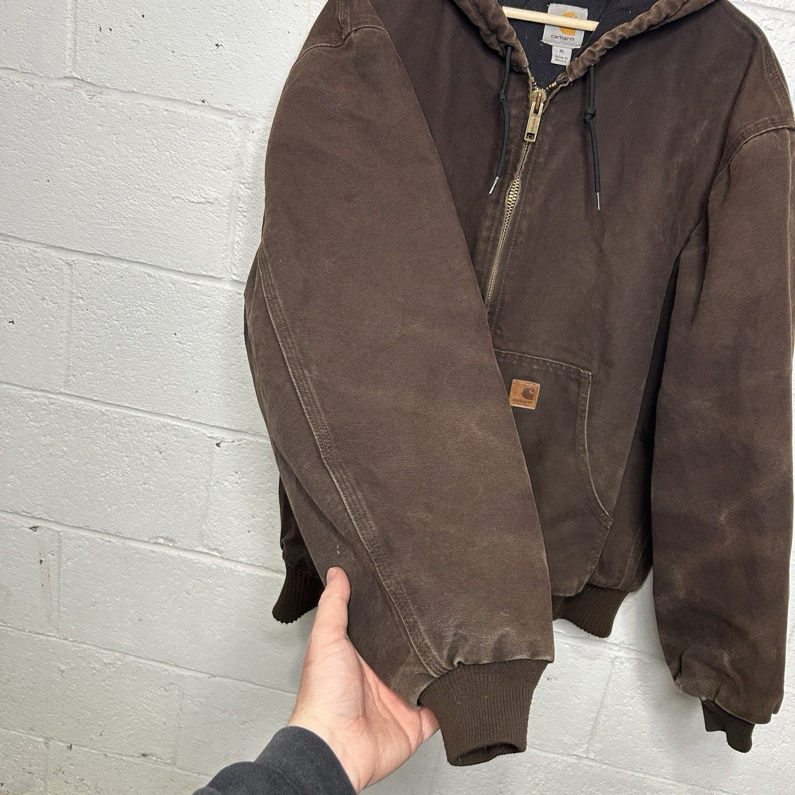 Carhartt Vintage Carhartt Hooded Active Jacket “Dark Brown” J130 DKB Size US XL / EU 56 / 4 - 10 Thumbnail