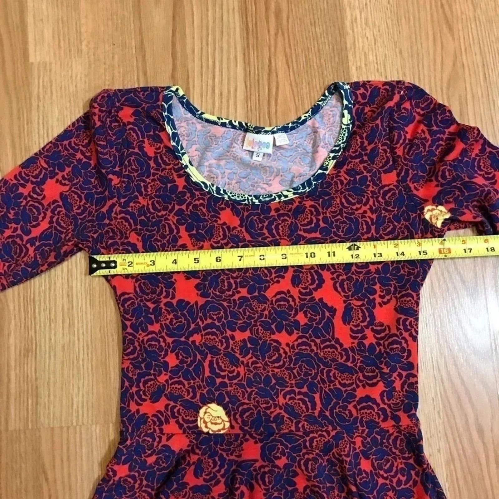 Other Lularoe S Limited Edition Unicorn Red Floral Nicole dress Size S / US 4 / IT 40 - 6 Thumbnail