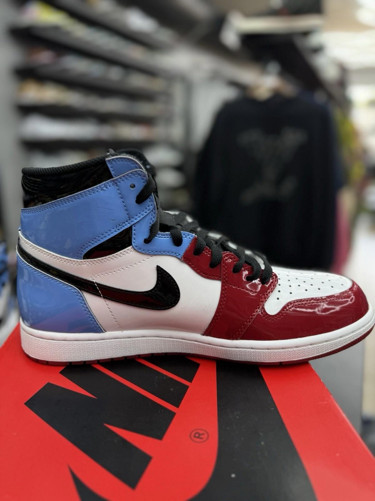 Jordan Brand Jordan 1 Retro High 'Fearless UNC Chicago' (Size 11.5) Size US 11.5 / EU 44-45 - 6 Thumbnail