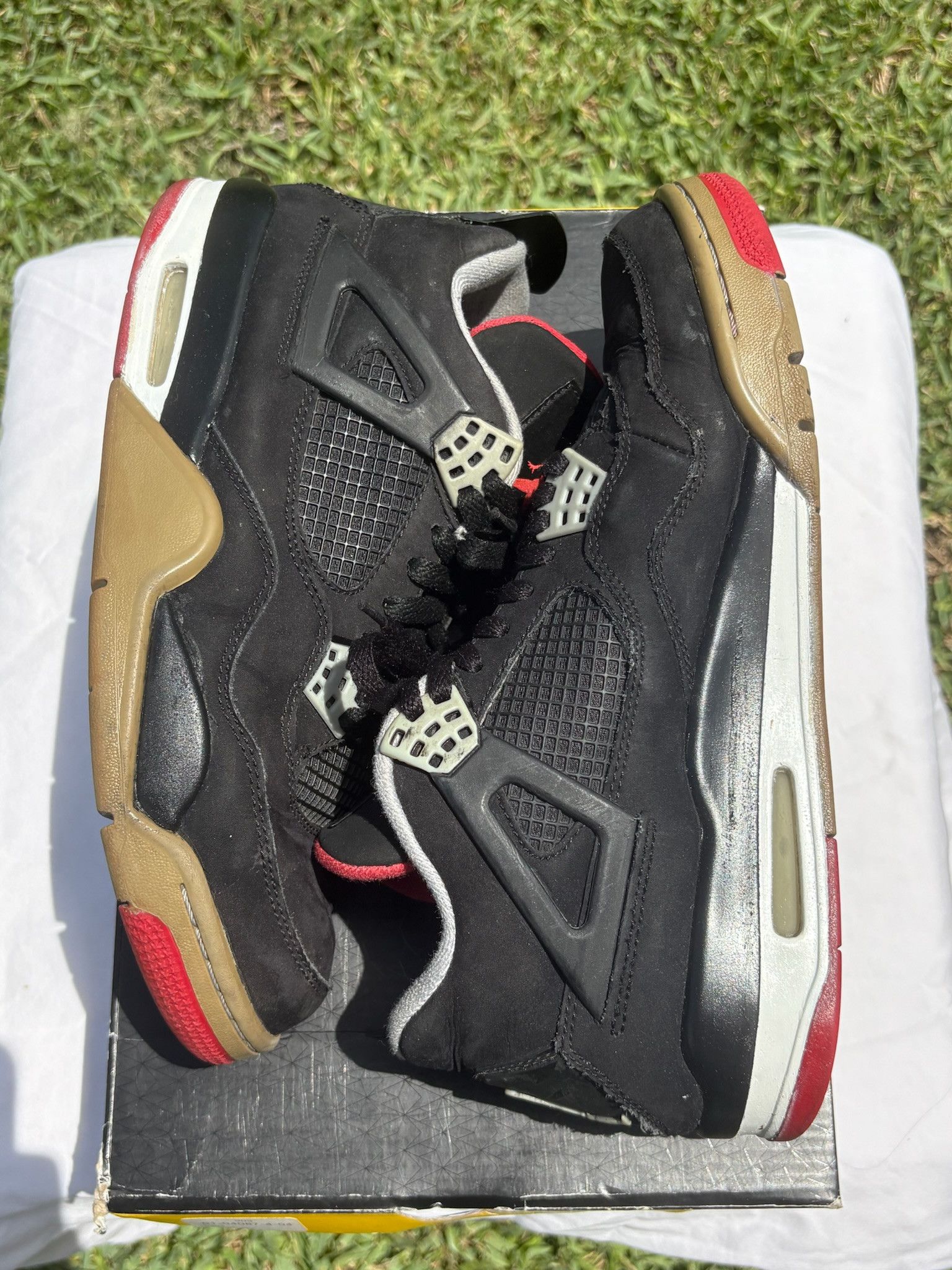 Jordan Brand Jordan 4 Bred 2012 Size 9 Size US 9 / EU 42 - 4 Thumbnail