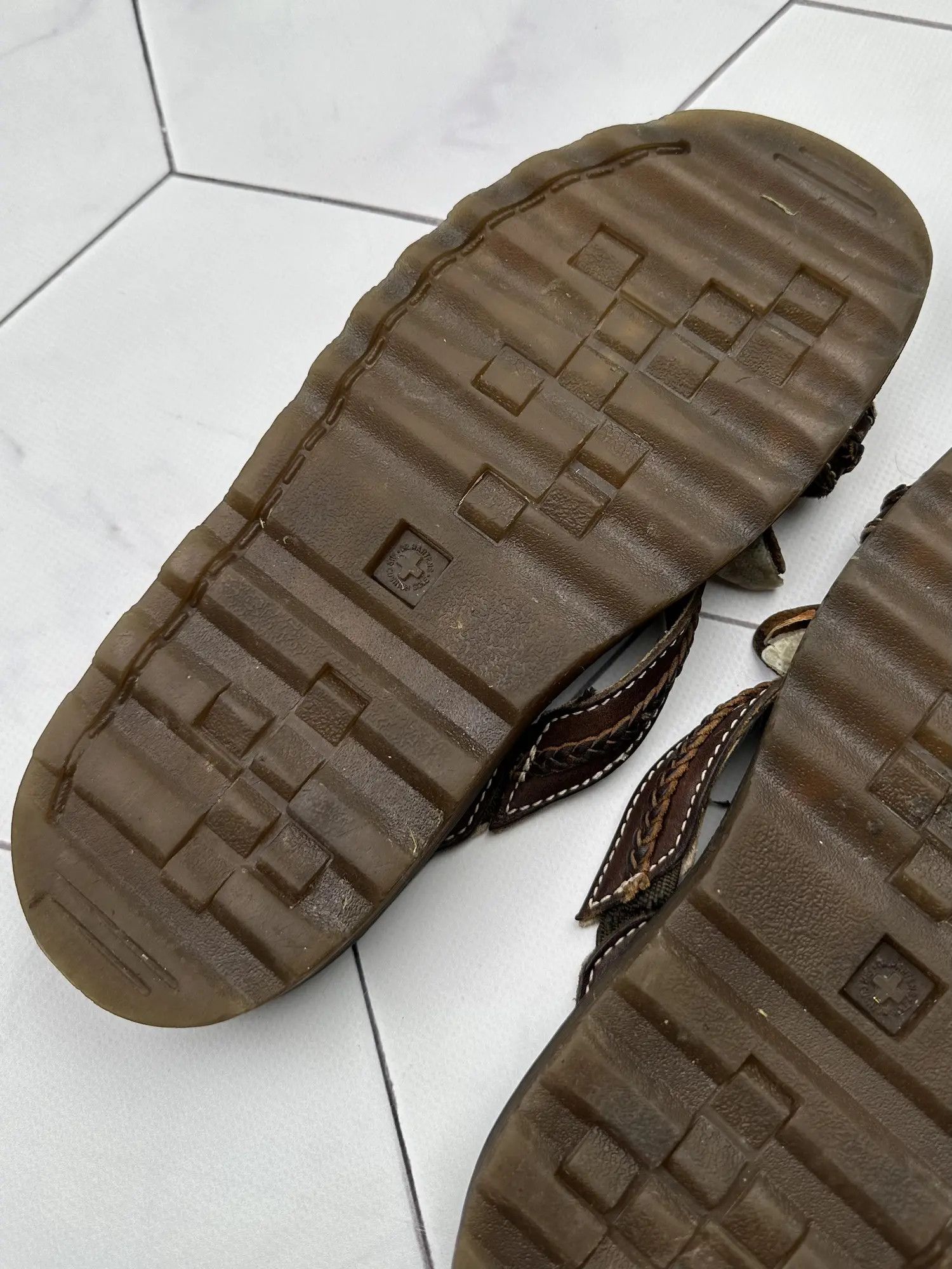Dr. Martens Dr. Martens Vintage Slip Ons (B266) Size US 6 / IT 36 - 5 Thumbnail