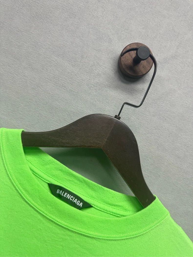 Balenciaga Balenciaga Green four-language long-sleeve Size US XS / EU 42 / 0 - 2 Thumbnail