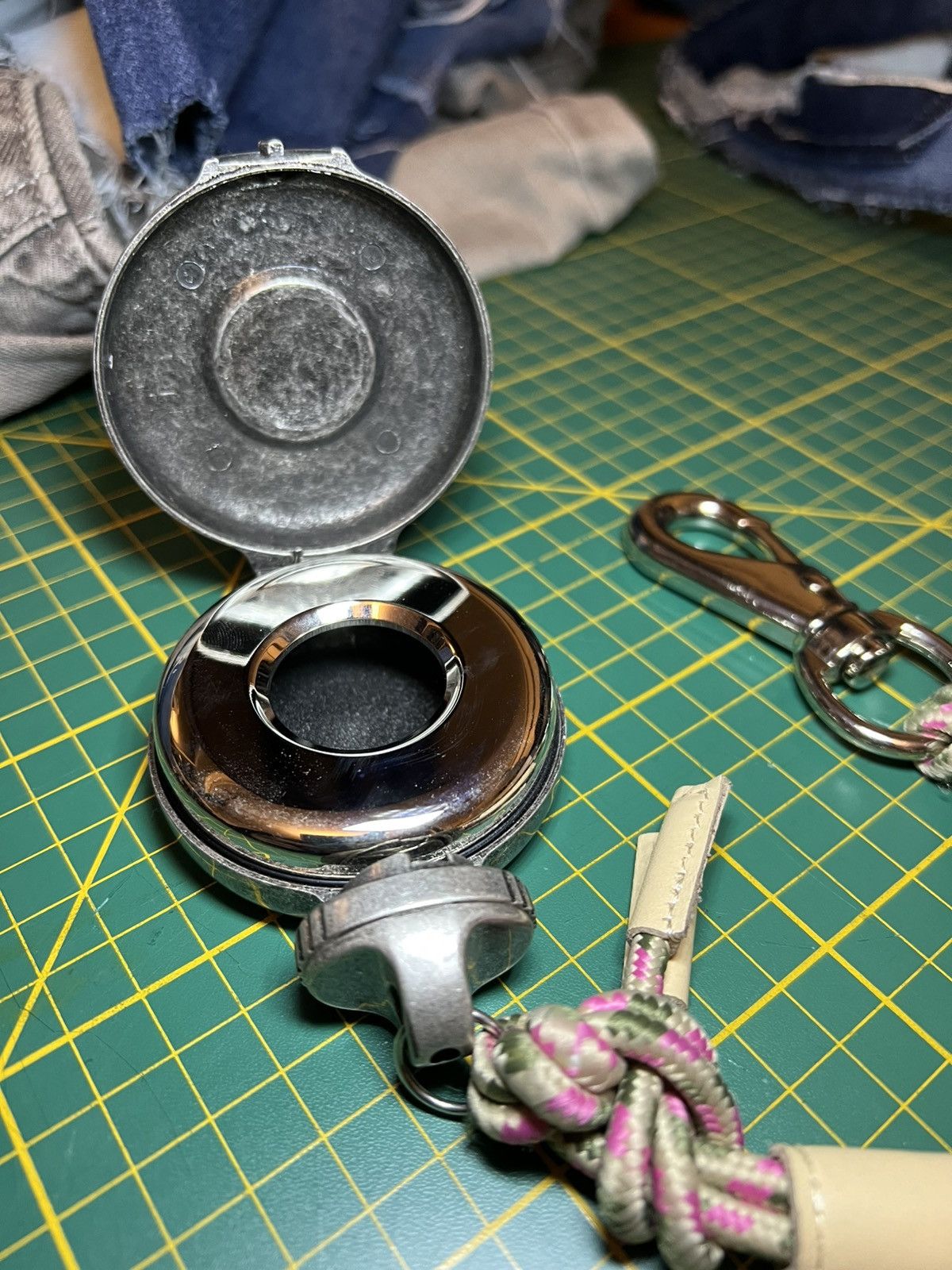 Vivienne Westwood Rare Vivienne Westwood skull braided portable ash catcher Size ONE SIZE - 3 Thumbnail