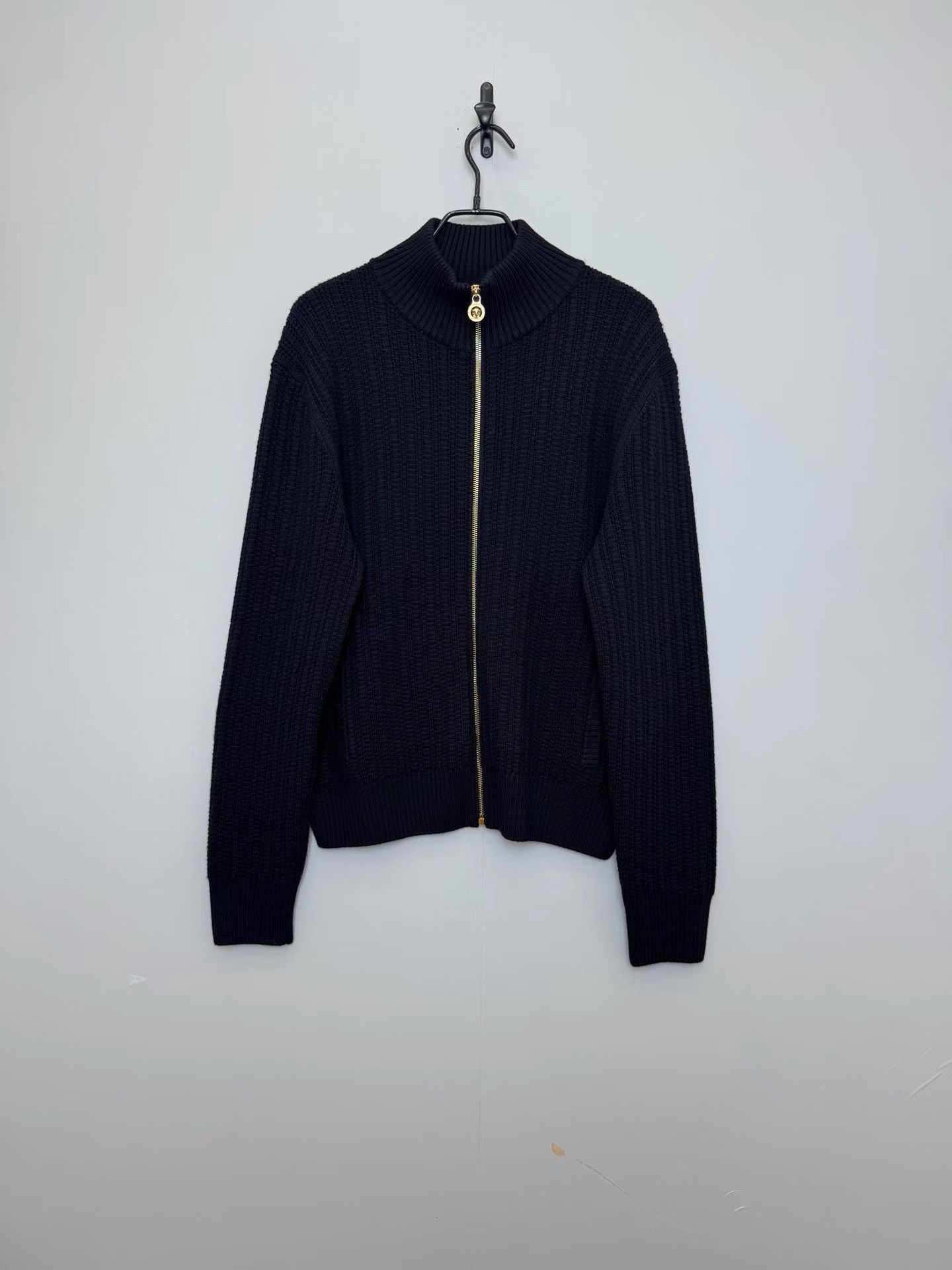 Versace VERSACE FW24 Wool Zip-Up Embroidered Knit K36 Size US M / EU 48-50 / 2 - 1 Thumbnail