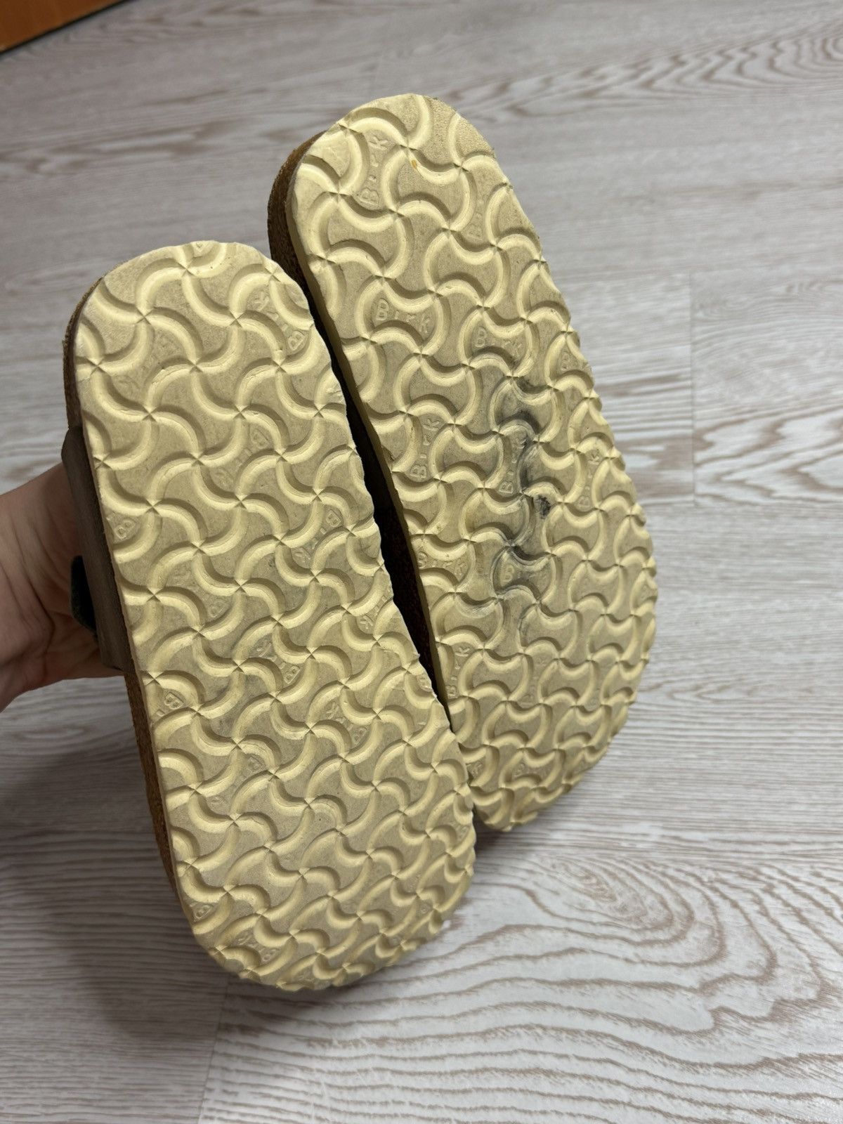 Birkenstock Birkenstock Gizeh sandals size 40 Size US 7 / EU 40 - 5 Thumbnail