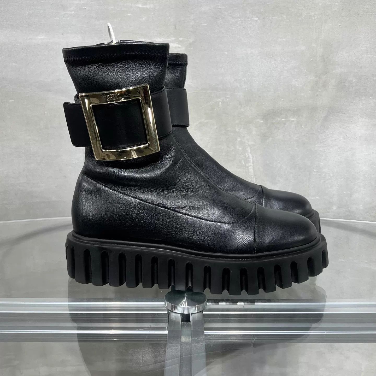 Roger Vivier Roger Vivier metal buckle lambskin short boots black 35 Size US 4.5 / IT 34.5 - 4 Thumbnail