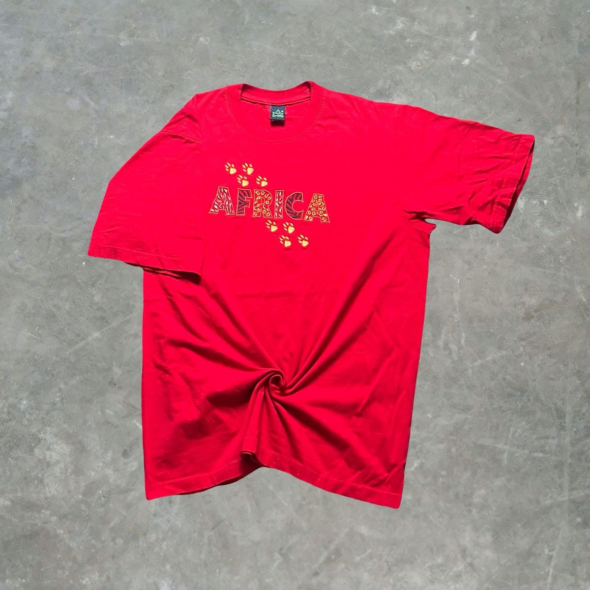 Vintage Vintage Africa Embroidered Graphic T Shirt Size US XL / EU 56 / 4 - 1 Thumbnail