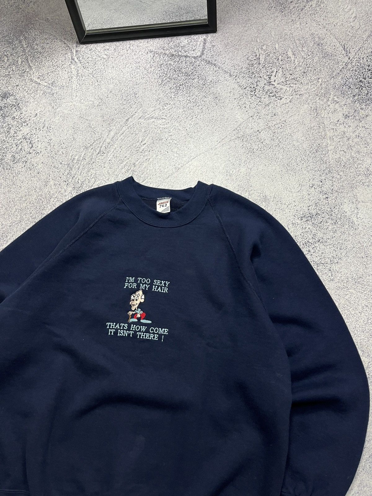 Jerzees × Russell Athletic × Vintage Vintage Funny I’m Too Sexy For My Hair Balding Sweatshirt Size US XL / EU 56 / 4 - 4 Thumbnail